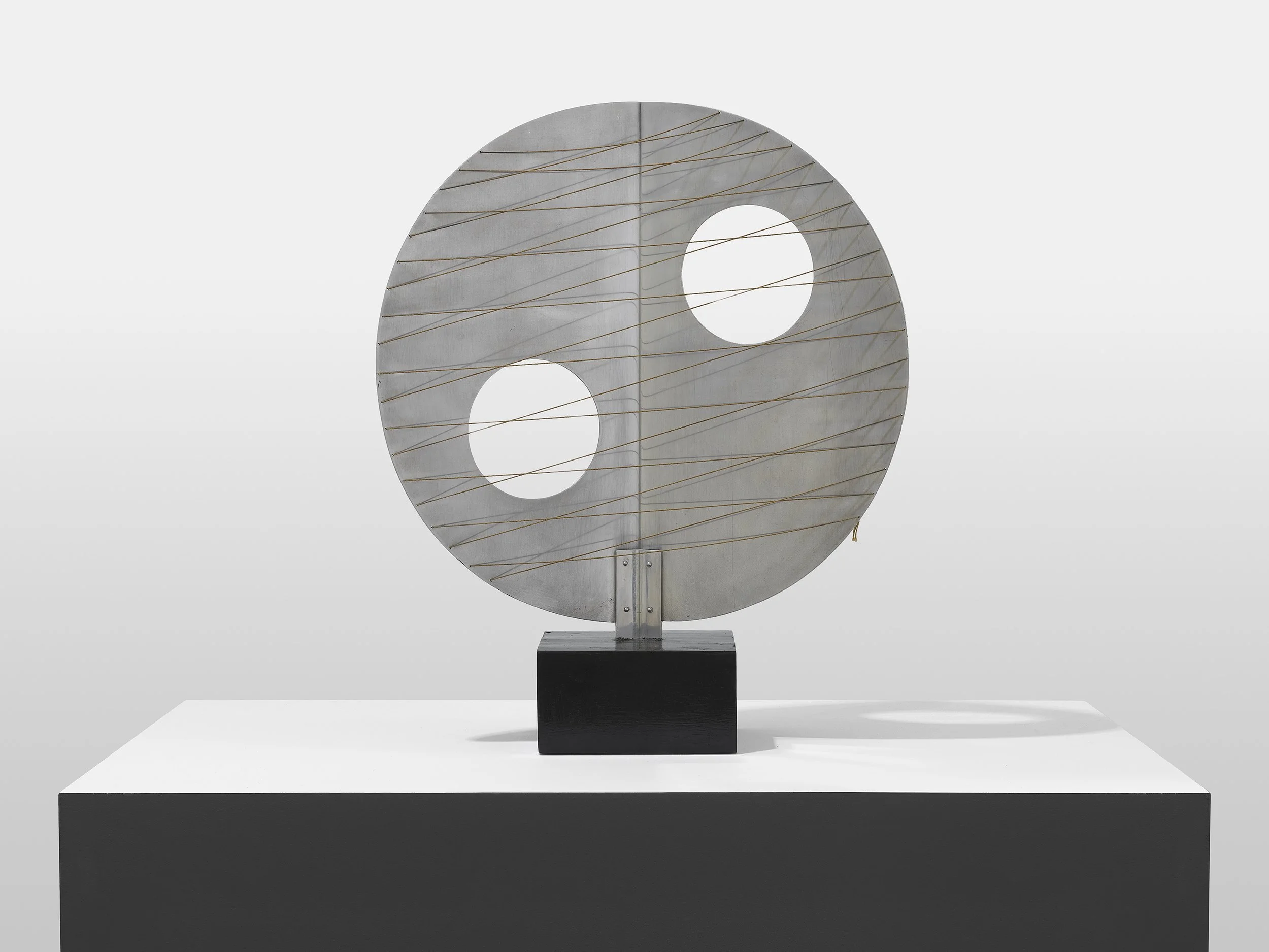 Disc with Strings (Moon), 1969, Barbara Hepworth © Bowness