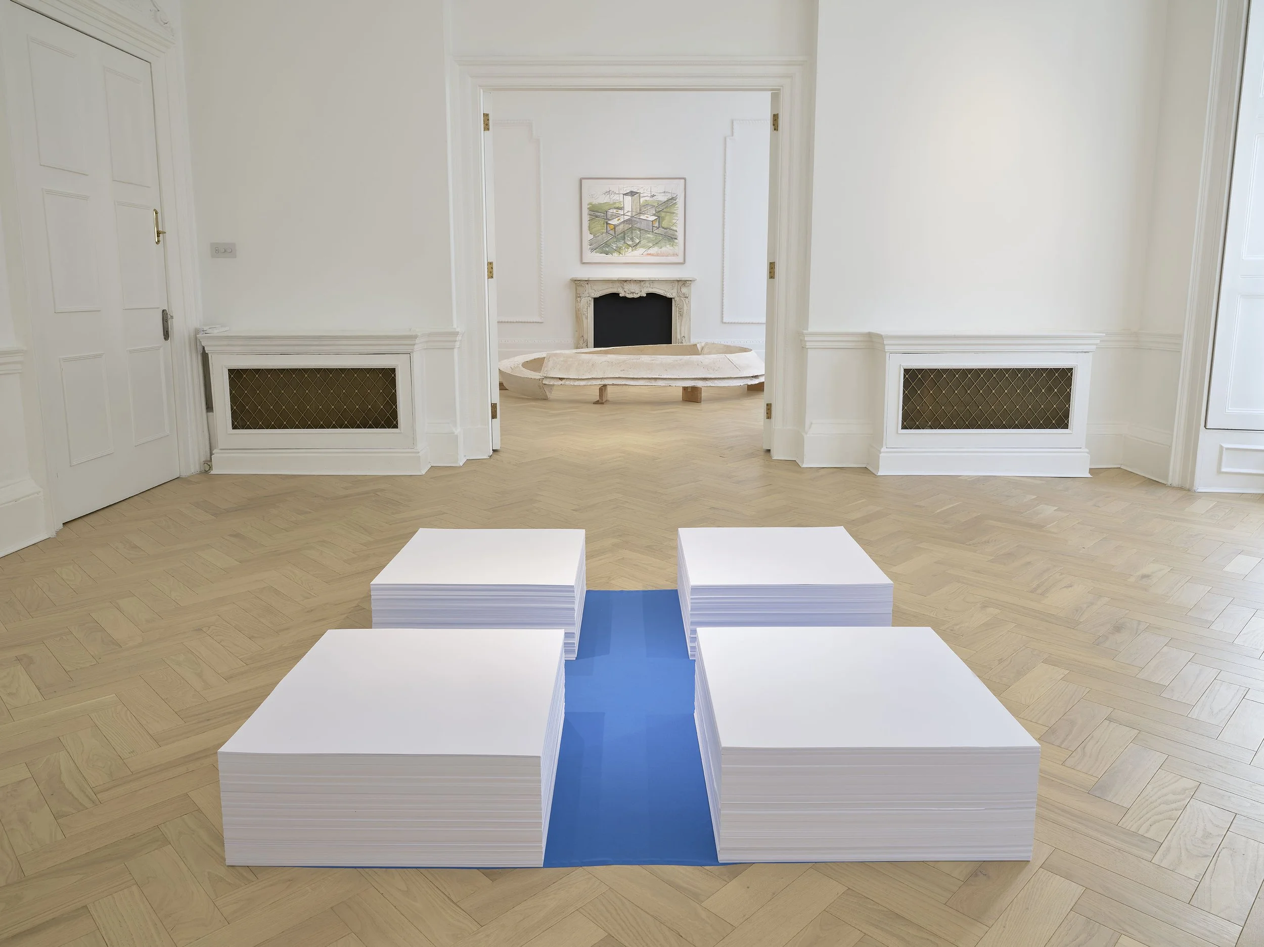 Felix Gonzalez-Torres,
Untitled (Blue Cross),
1990,
Blue fabric and paper, endless copies
9 inches at ideal height x 59 x 59 inches overall / Paper: Four parts: 9 inches at ideal height x
23 x 23 inches (original paper size) each,
Cat Rais / Artist R