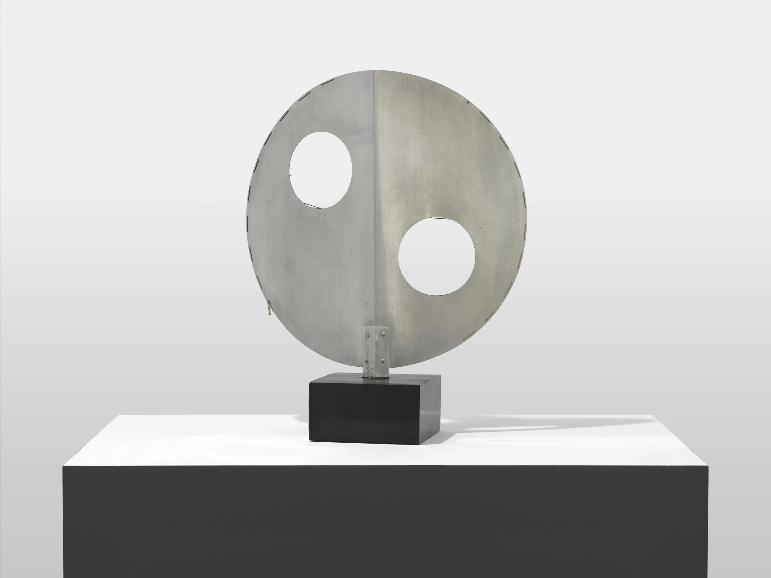 Disc with Strings (Moon), 1969, Barbara Hepworth © Bowness