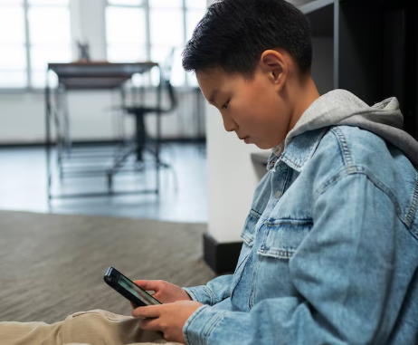 Check for your teen's online addiction warning signs with polish psychologist & counsellor, Ewelina Sawicka, of The Counselling Place Singapore