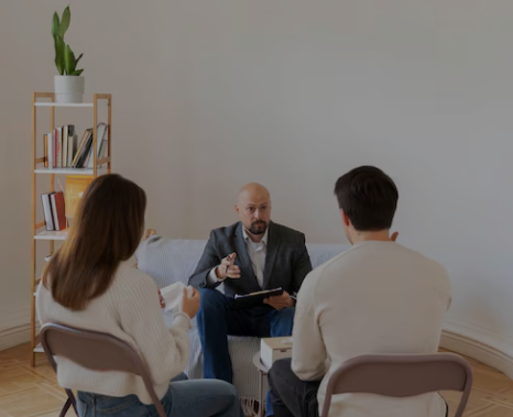 Psychologist explaining a child custody evaluation to parents in Singapore