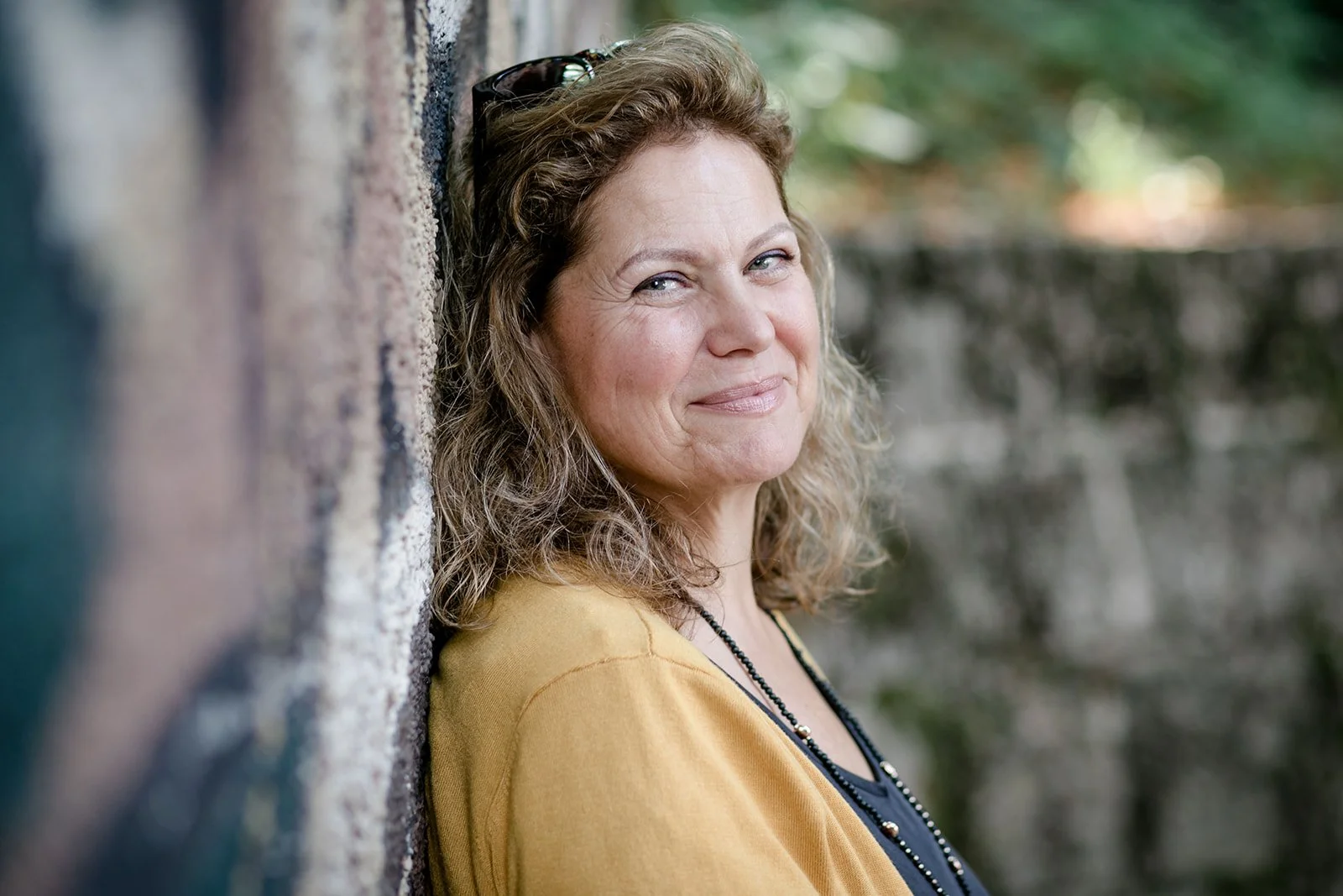 Businessportrait mit Fokus auf Haltung und Präsenz.