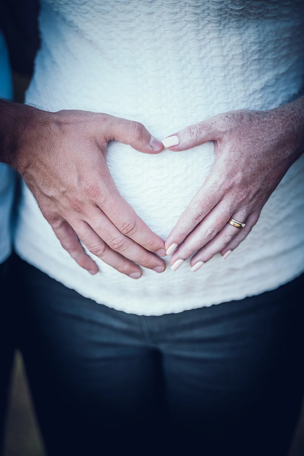Babybauchfotografie ohne Inszenierung