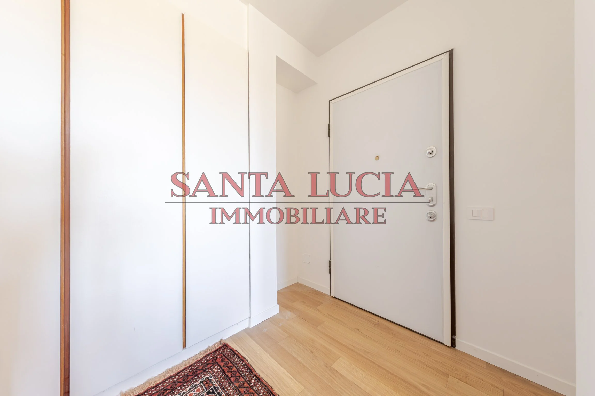 Via Domenichino 7 - Ampio bilocale piano alto - Santa Lucia Immobiliare