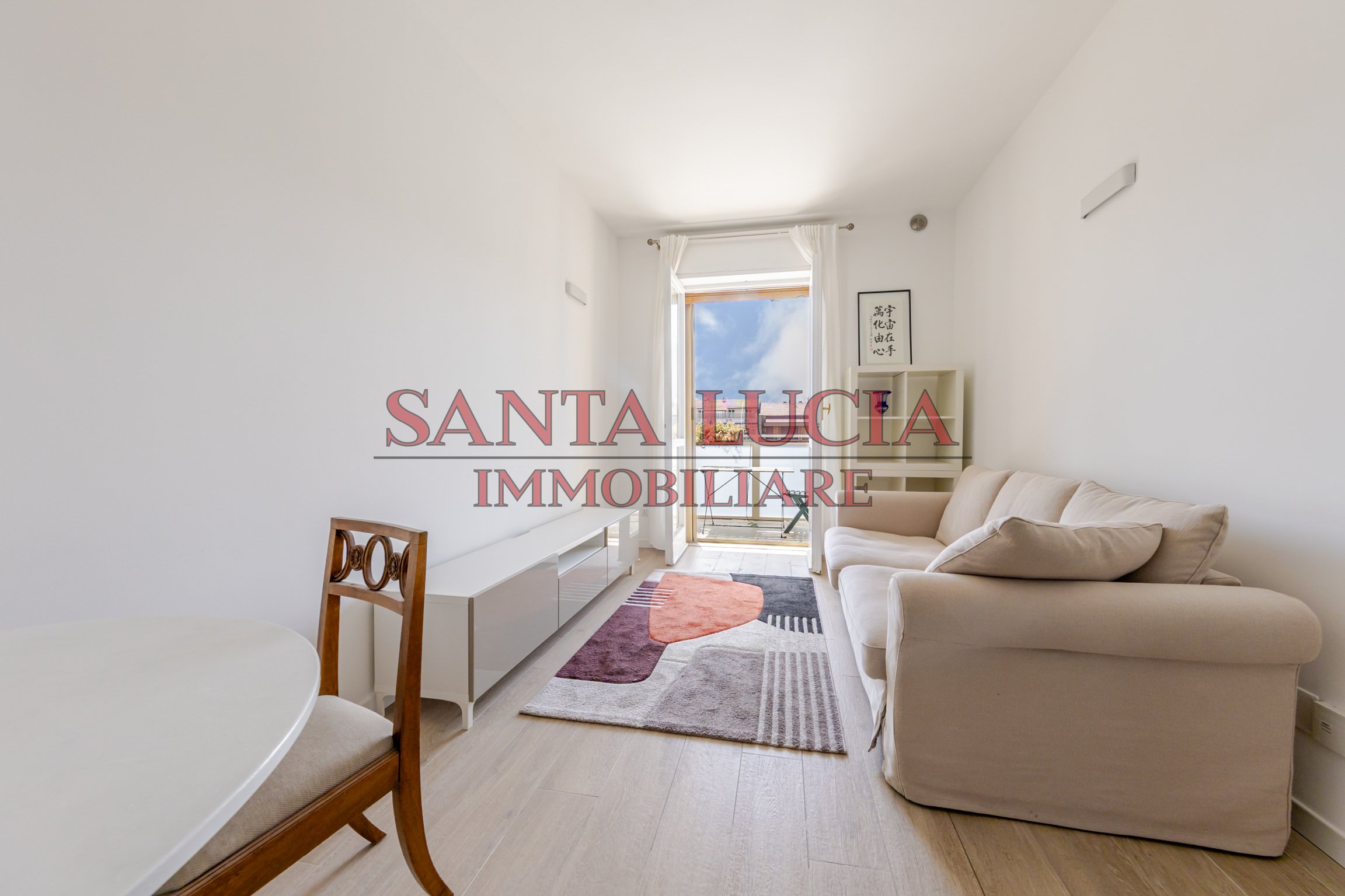Elegante bilocale piano alto con balcone   - Via Alberto Mario 8 - Santa Lucia Immobiliare