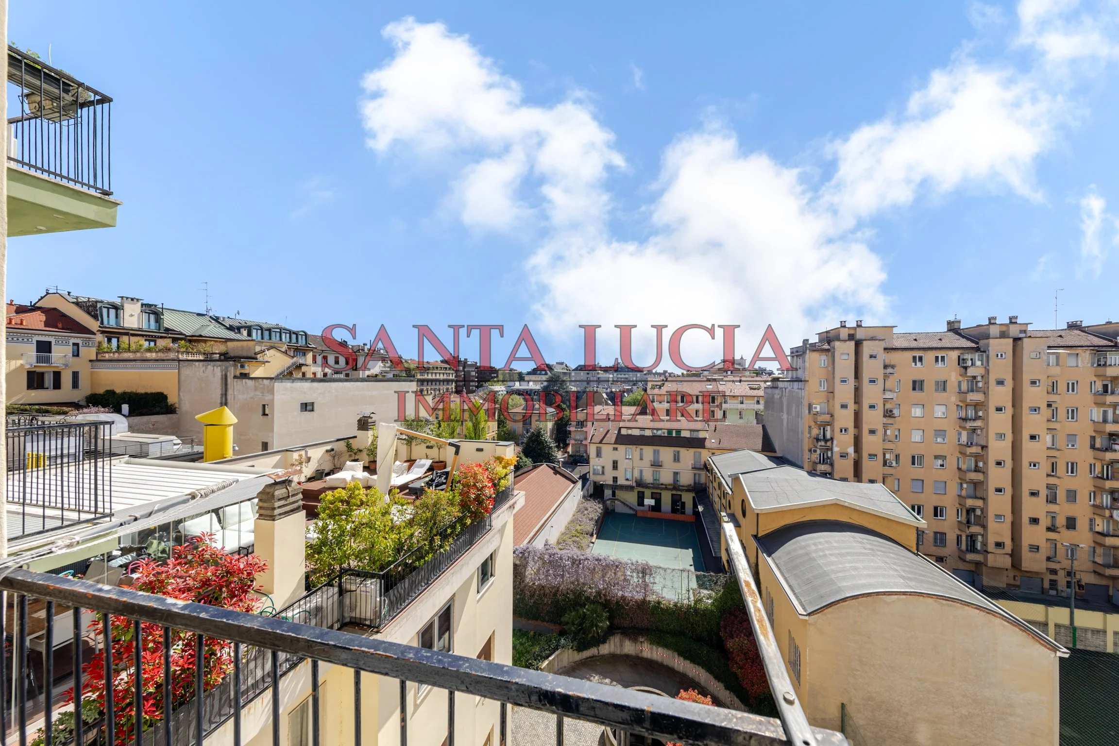 Via Domenichino 7 - Ampio bilocale piano alto - Santa Lucia Immobiliare
