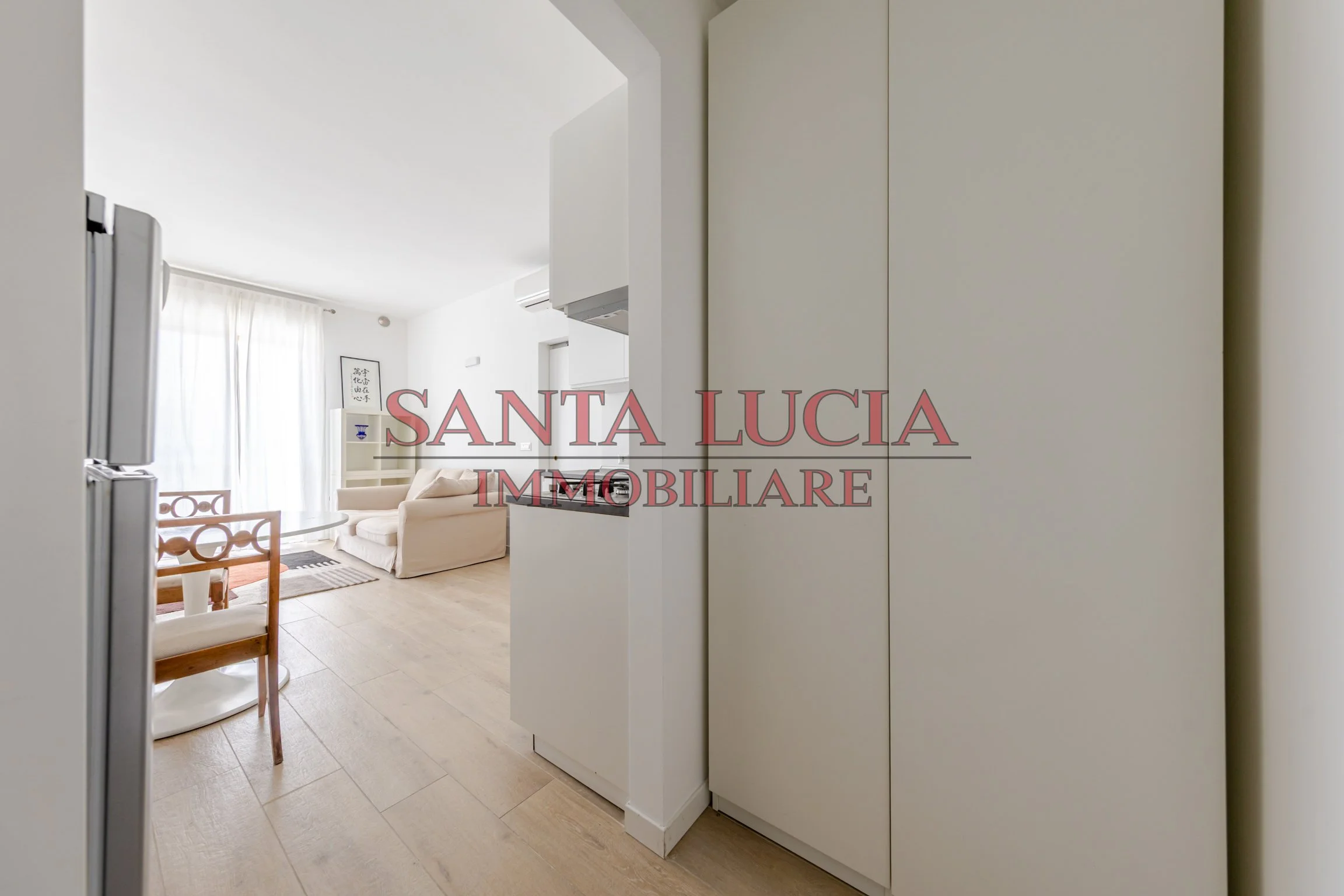 Elegante bilocale piano alto con balcone   - Via Alberto Mario 8 - Santa Lucia Immobiliare