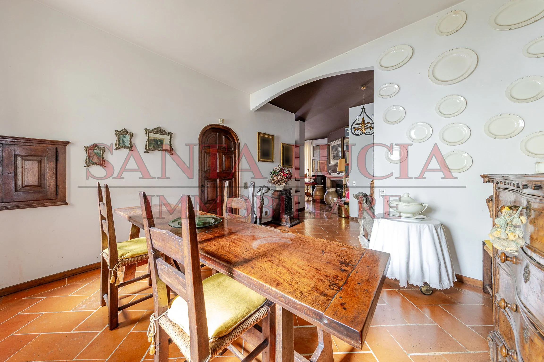 Elegante quadrilocale da ristrutturare in Via Alberto Mario 6 - In vendita - Santa Lucia Immobiliare
