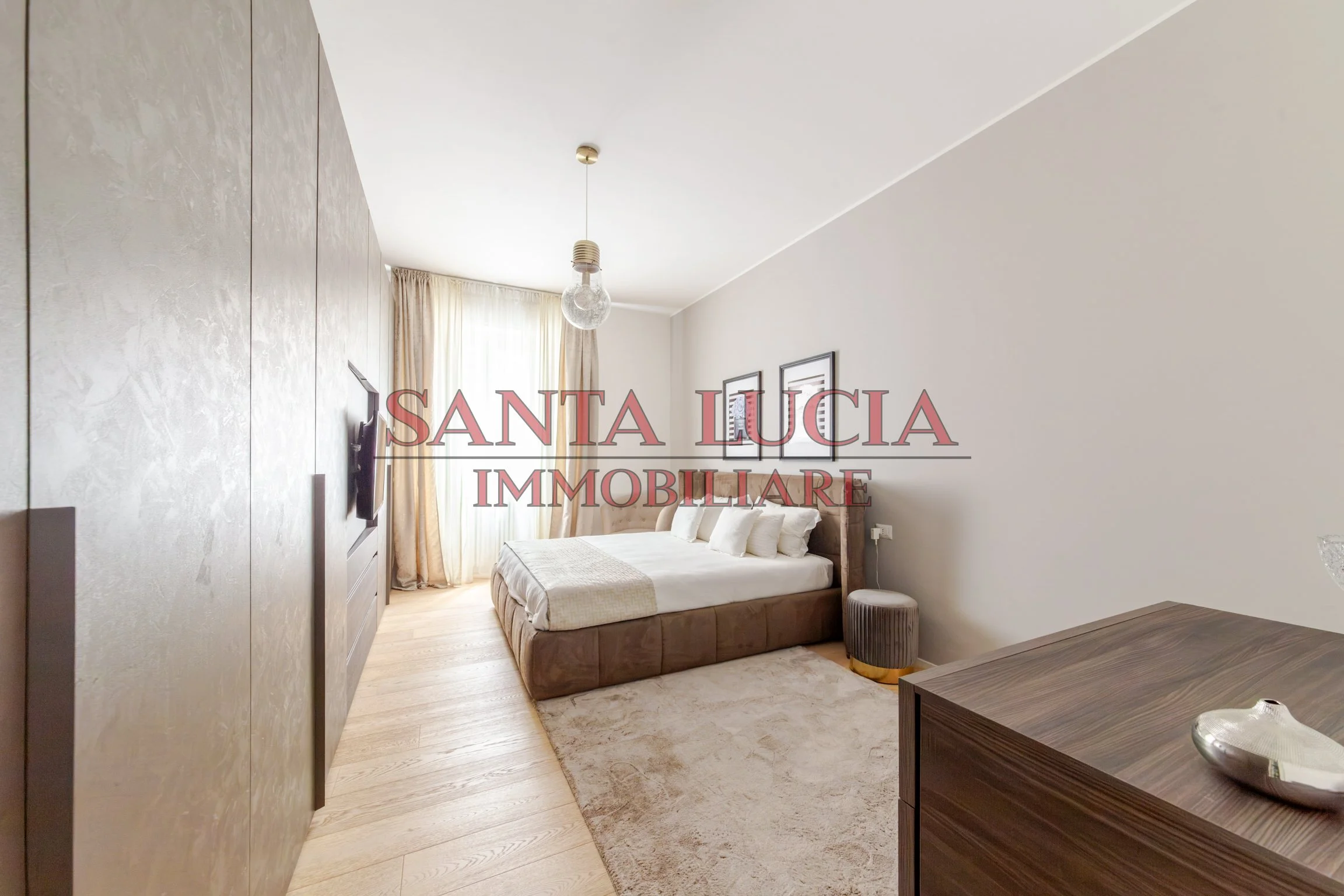 Ampio bilocale ristrutturato - Piazza Firenze 21 - Santa Lucia Immobiliare