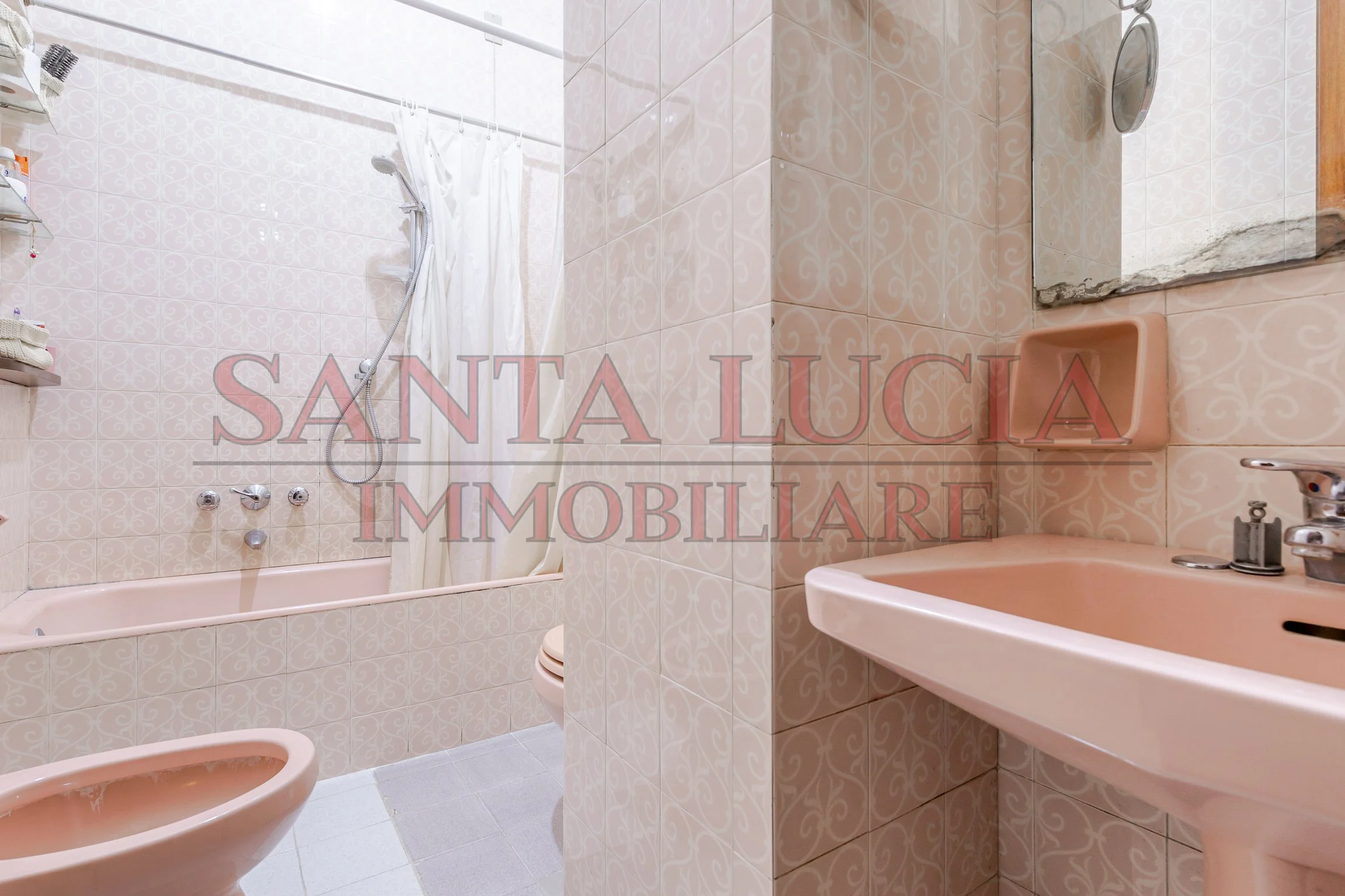 Elegante quadrilocale da ristrutturare in Via Alberto Mario 6 - In vendita - Santa Lucia Immobiliare