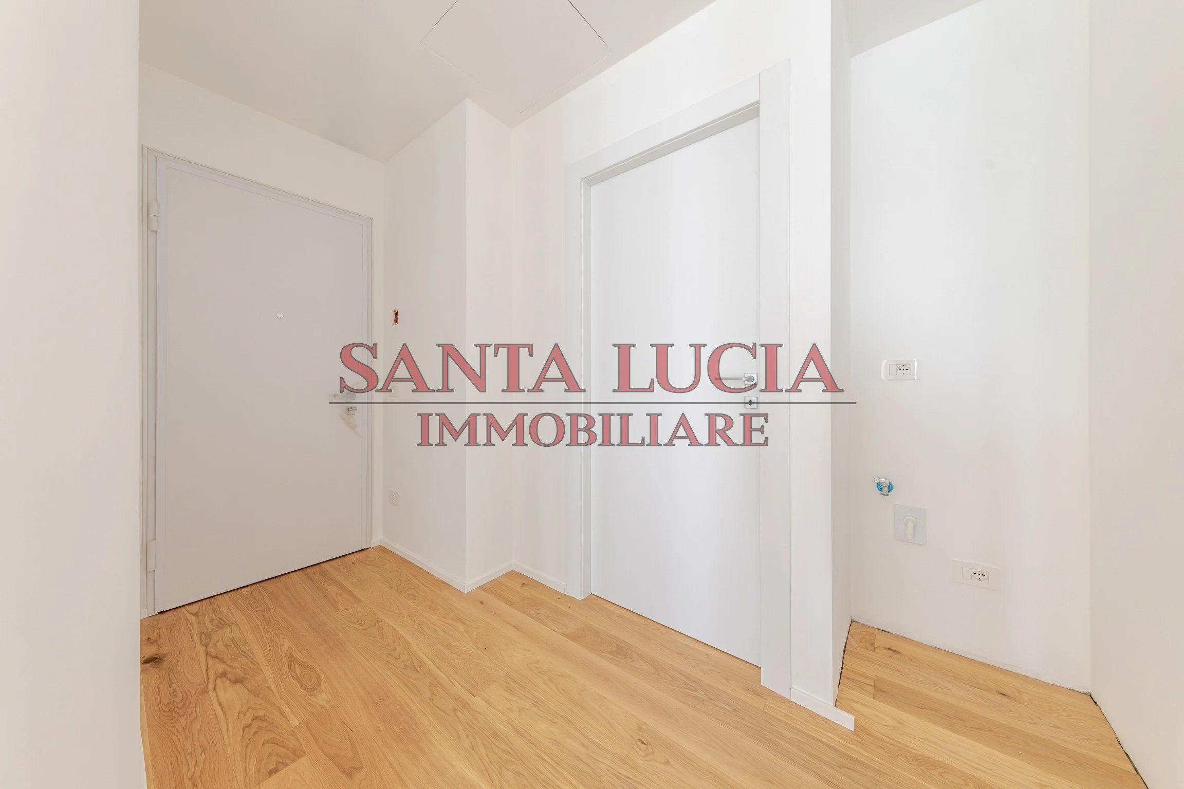 Bilocale ristrutturato con posto auto incluso - Via Mauro Macchi 58- Santa Lucia Immobiliare