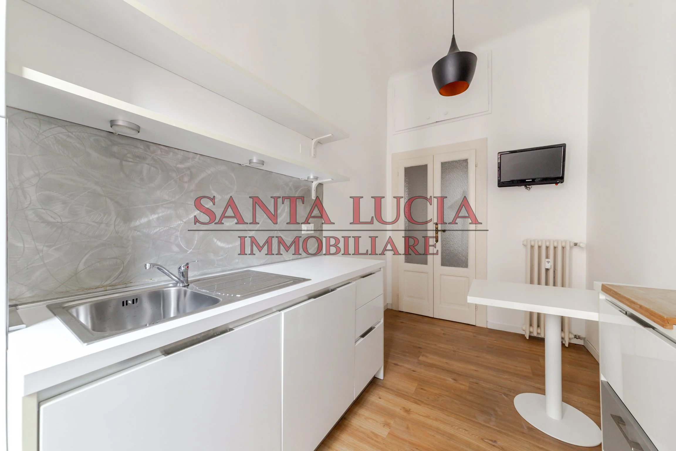 Elegante bilocale piano alto con balcone - Via Tiziano 13 Milano - Santa Lucia Immobiliare