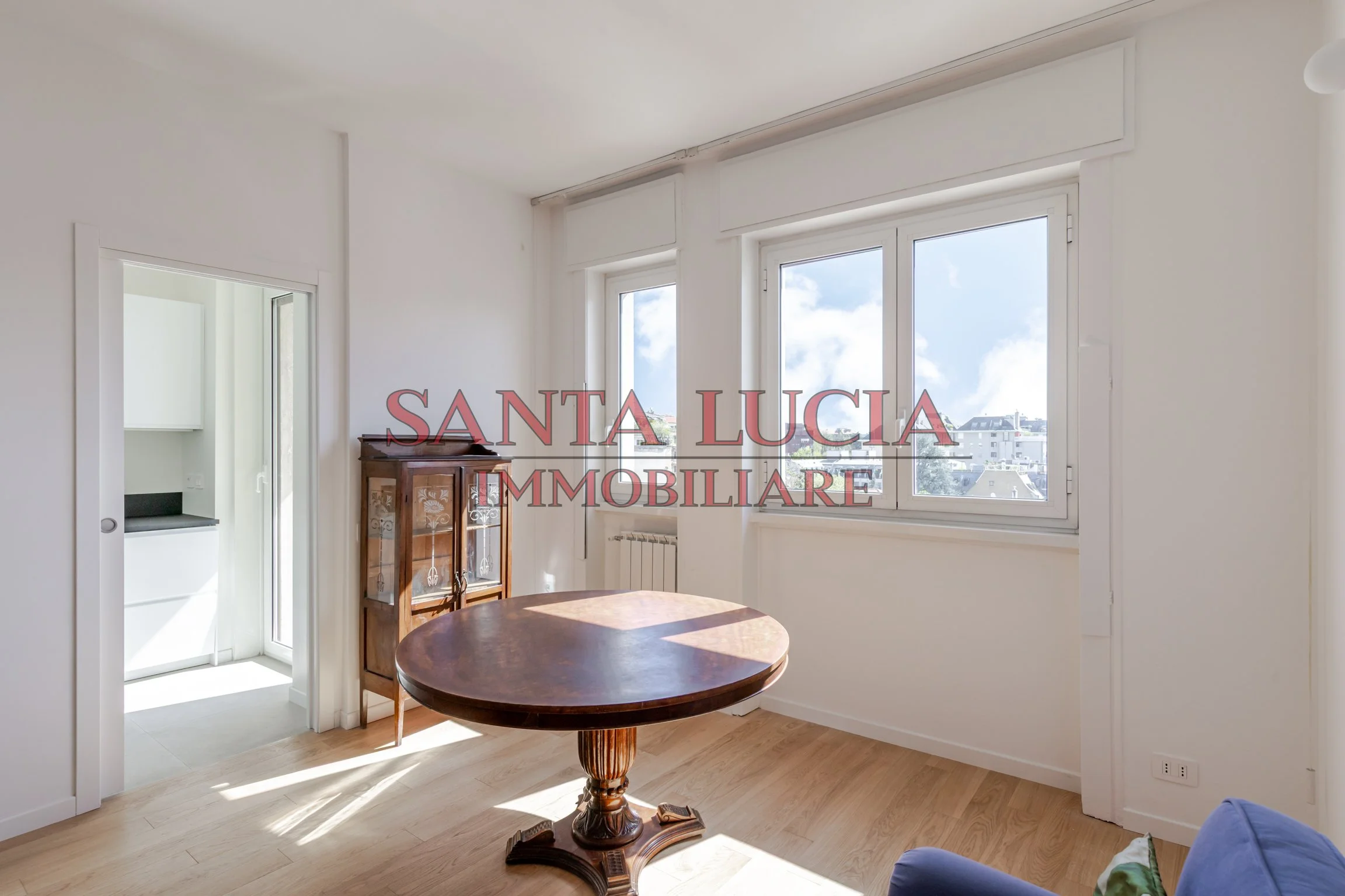 Via Domenichino 7 - Ampio bilocale piano alto - Santa Lucia Immobiliare