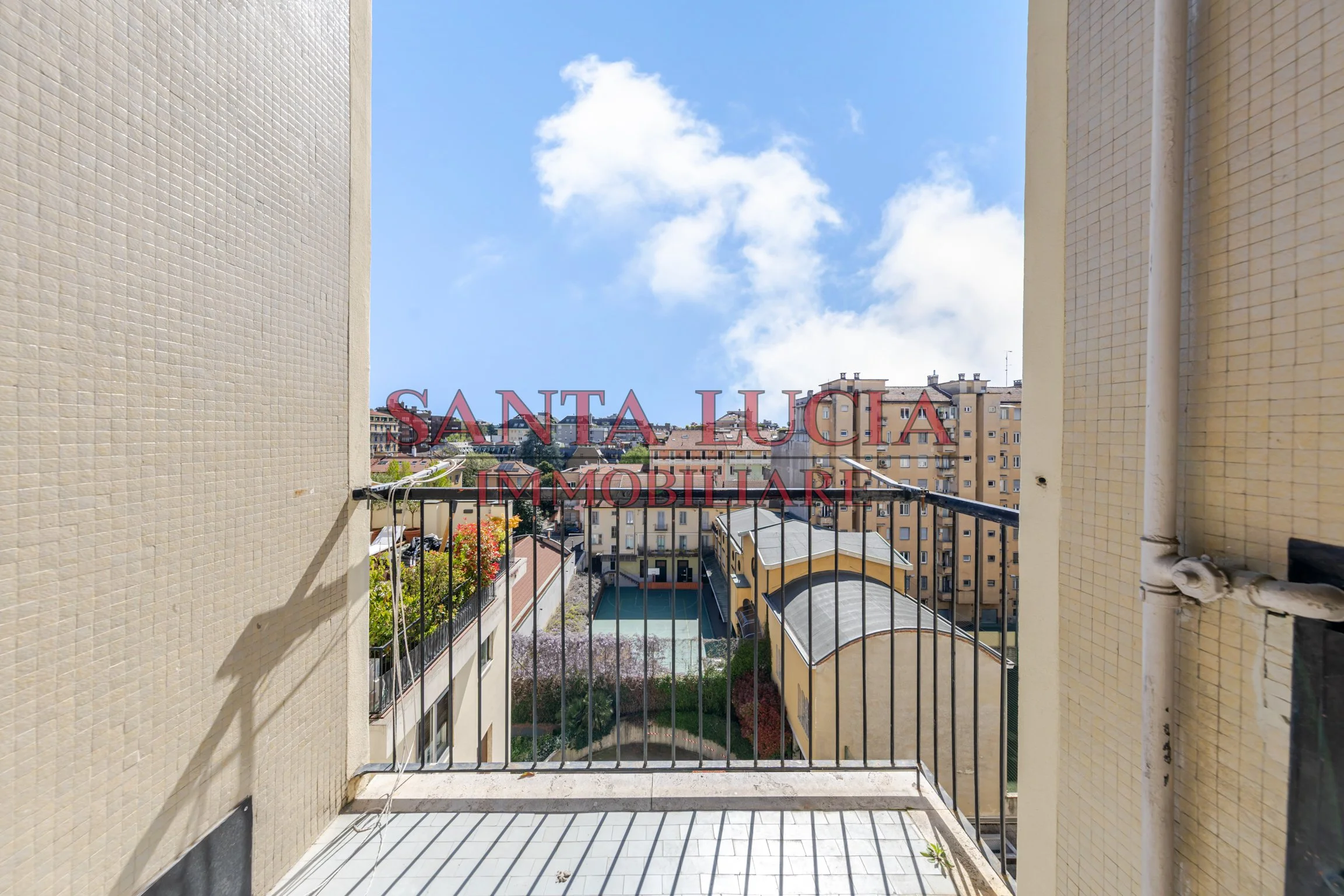Via Domenichino 7 - Ampio bilocale piano alto - Santa Lucia Immobiliare