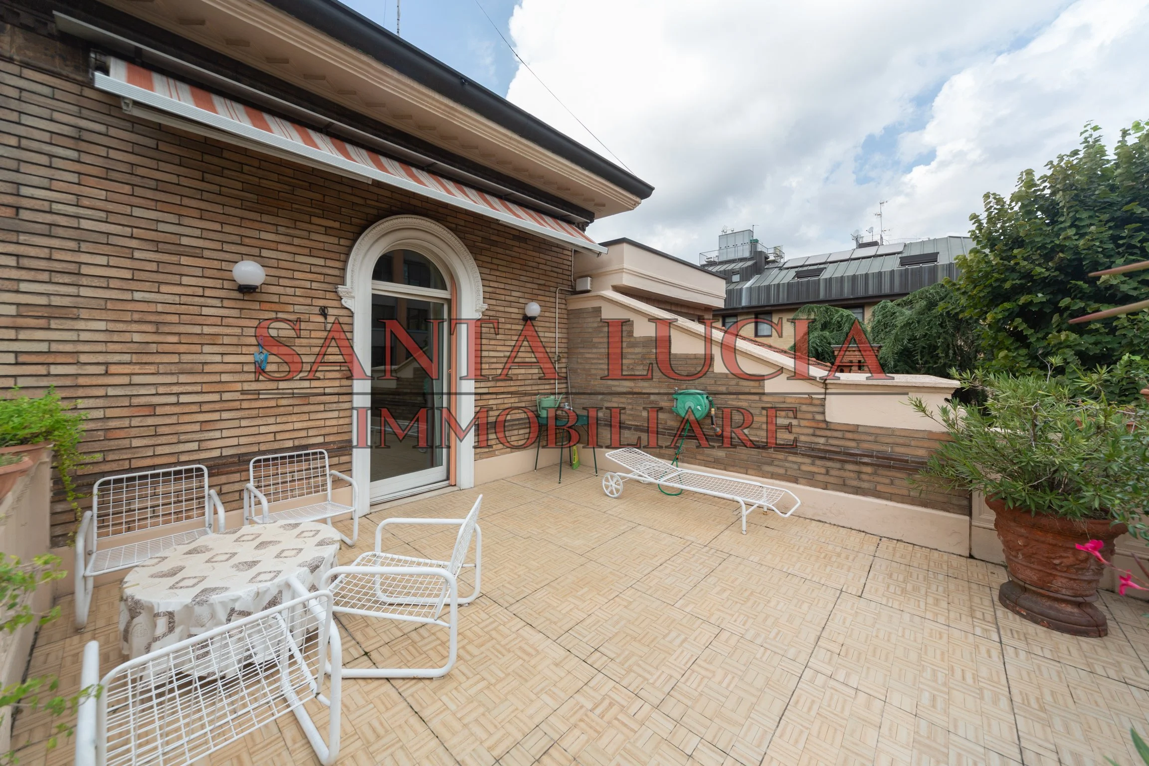Prestigioso attico con terrazzo in villa storica - City Life - Via Mosè Bianchi