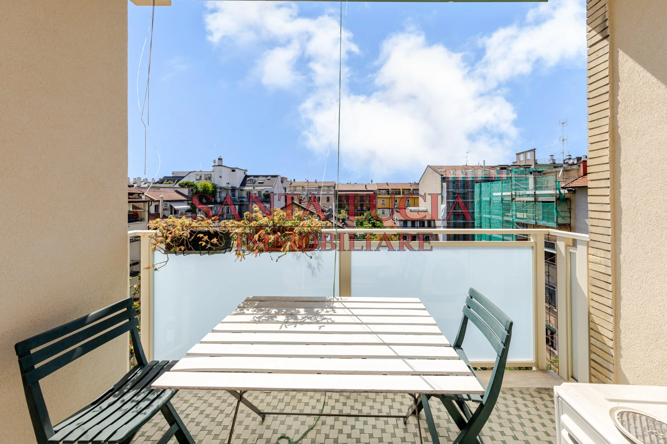 Elegante bilocale piano alto con balcone   - Via Alberto Mario 8 - Santa Lucia Immobiliare