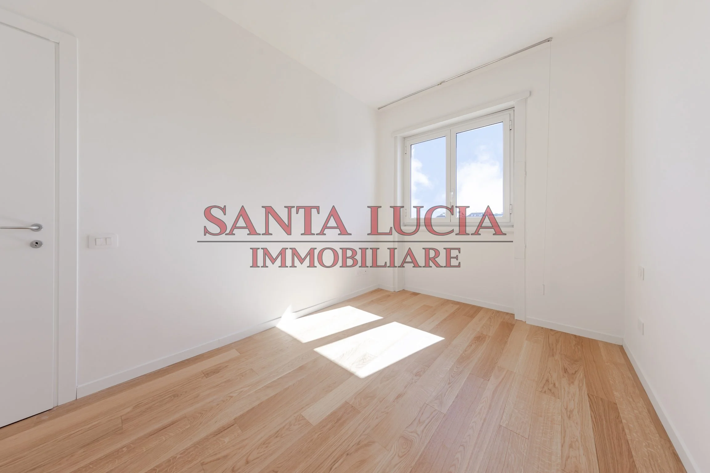 Via Domenichino 7 - Ampio bilocale piano alto - Santa Lucia Immobiliare