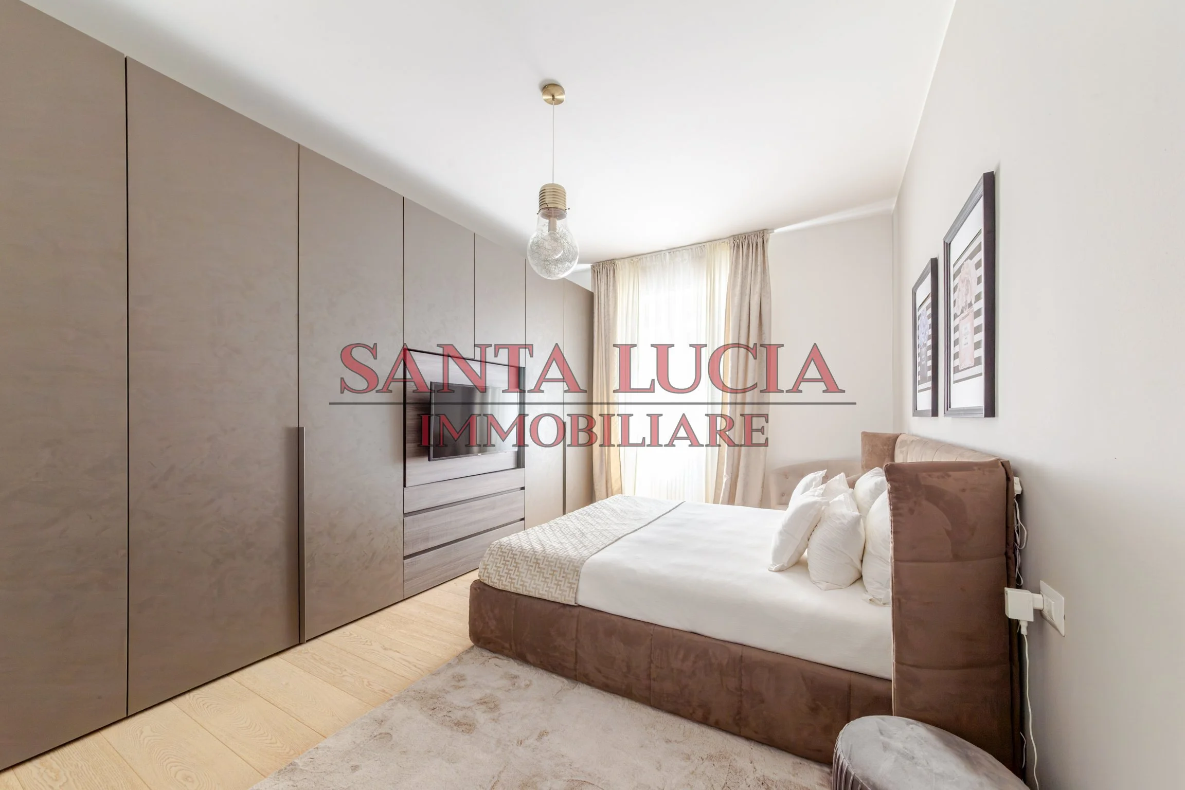 Ampio bilocale ristrutturato - Piazza Firenze 21 - Santa Lucia Immobiliare