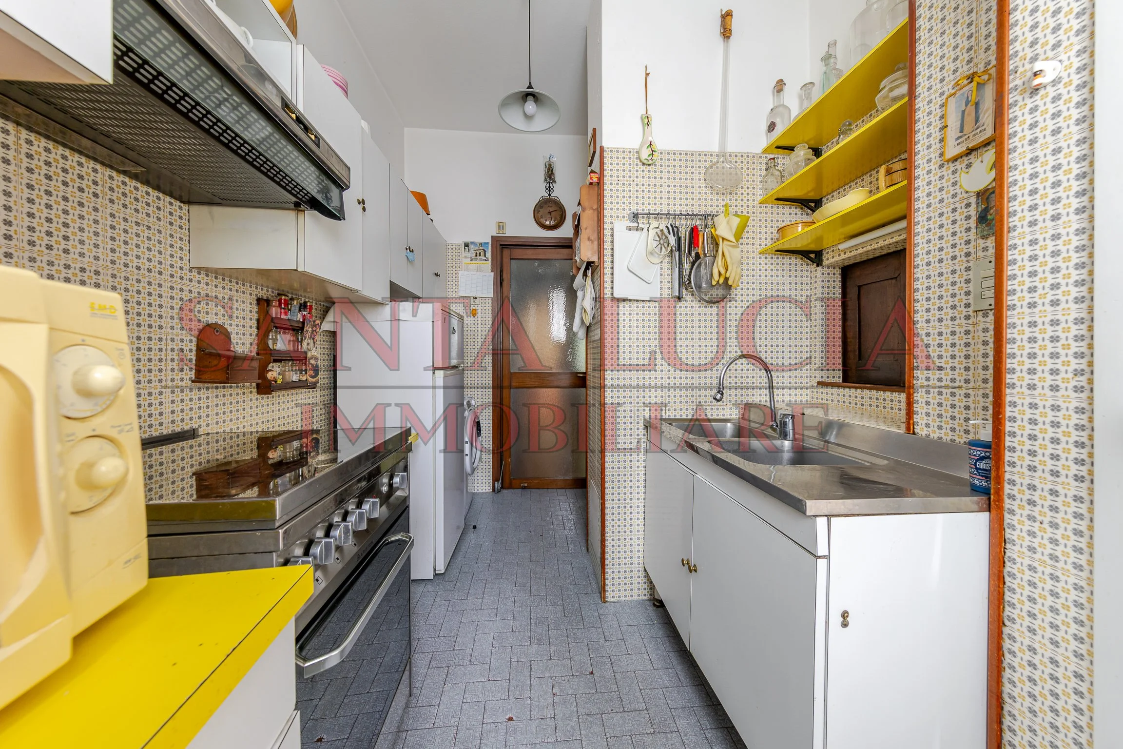 Elegante quadrilocale da ristrutturare in Via Alberto Mario 6 - In vendita - Santa Lucia Immobiliare