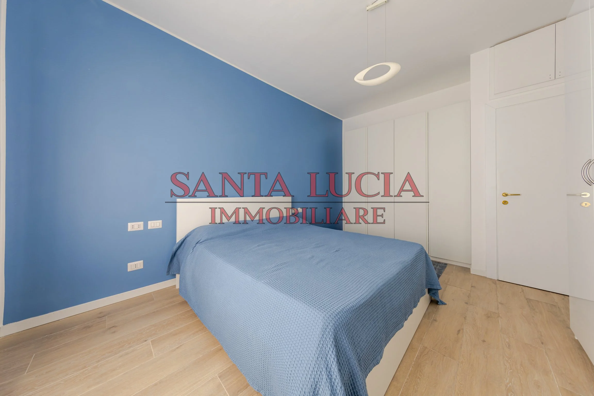 Elegante bilocale piano alto con balcone   - Via Alberto Mario 8 - Santa Lucia Immobiliare