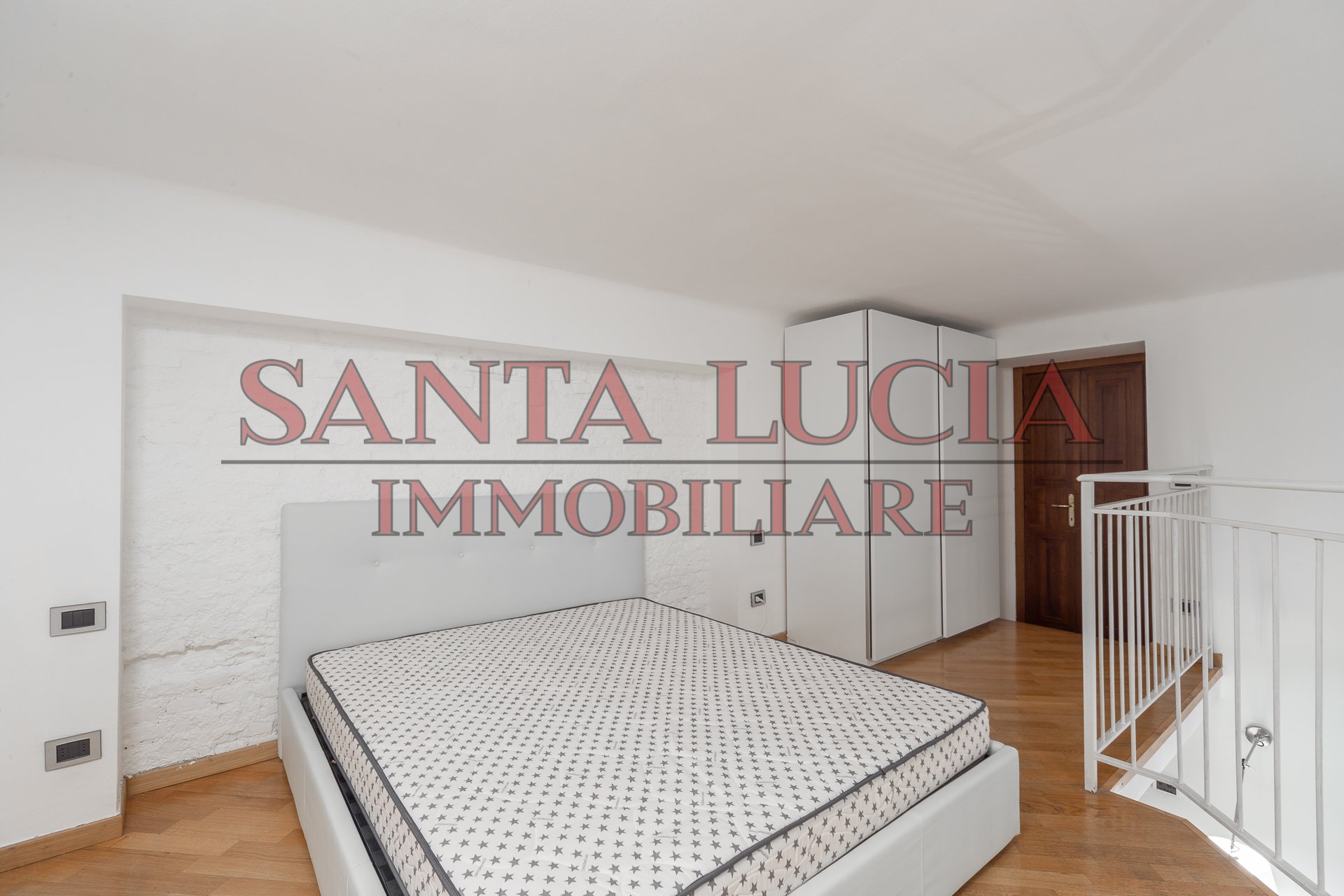 Elegante bilocale stile loft - Via Angelo Poliziano 13 - Santa Lucia Immobiliare