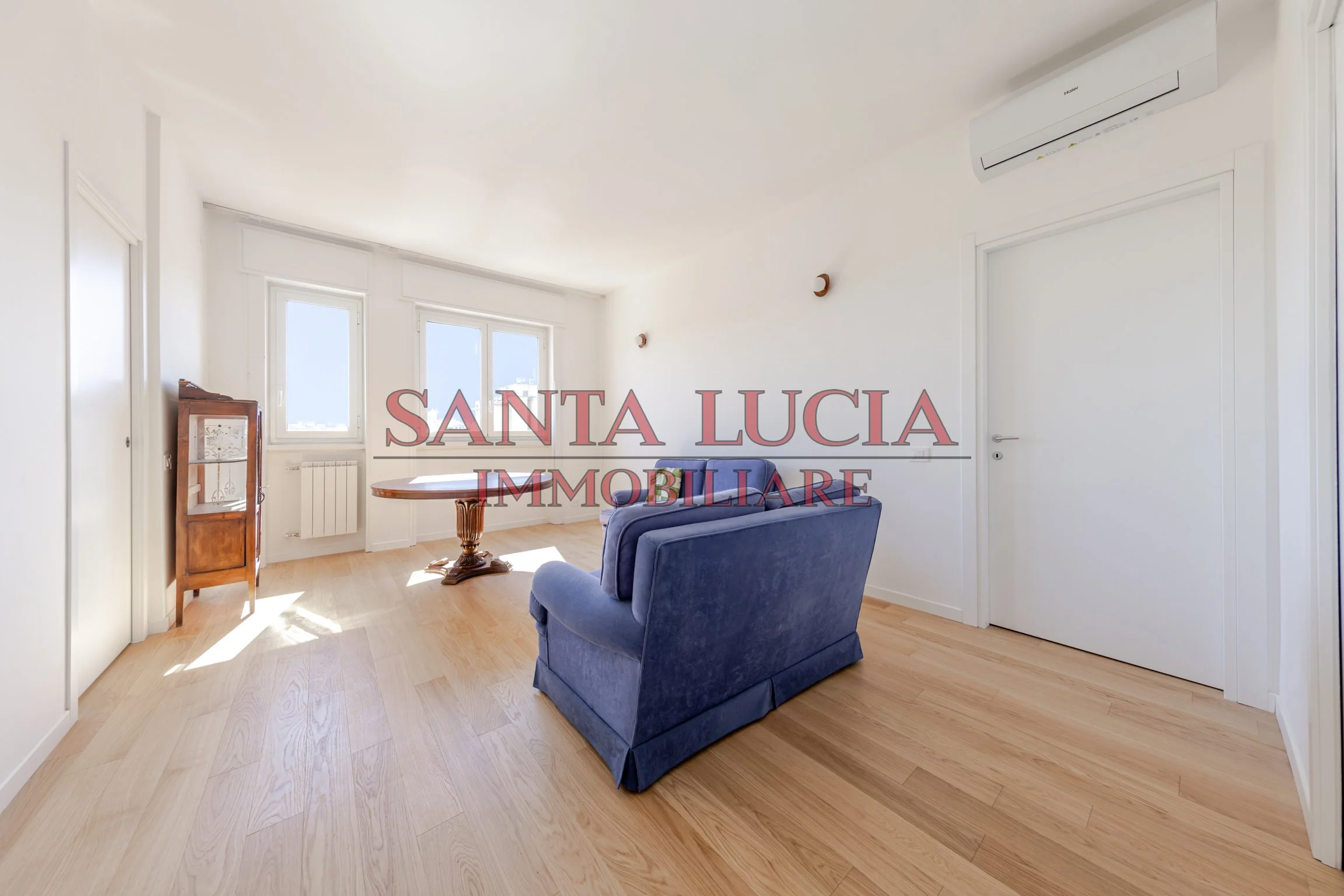 Via Domenichino 7 - Ampio bilocale piano alto - Santa Lucia Immobiliare