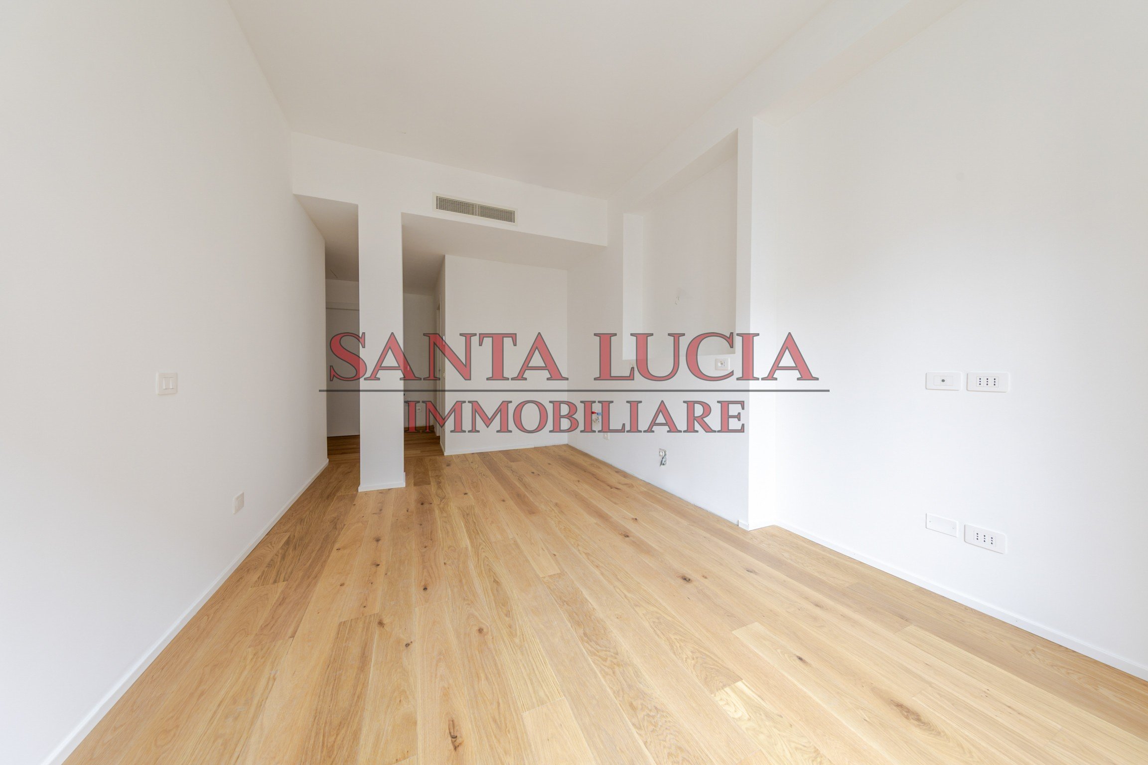 Bilocale ristrutturato con posto auto incluso - Via Mauro Macchi 58- Santa Lucia Immobiliare