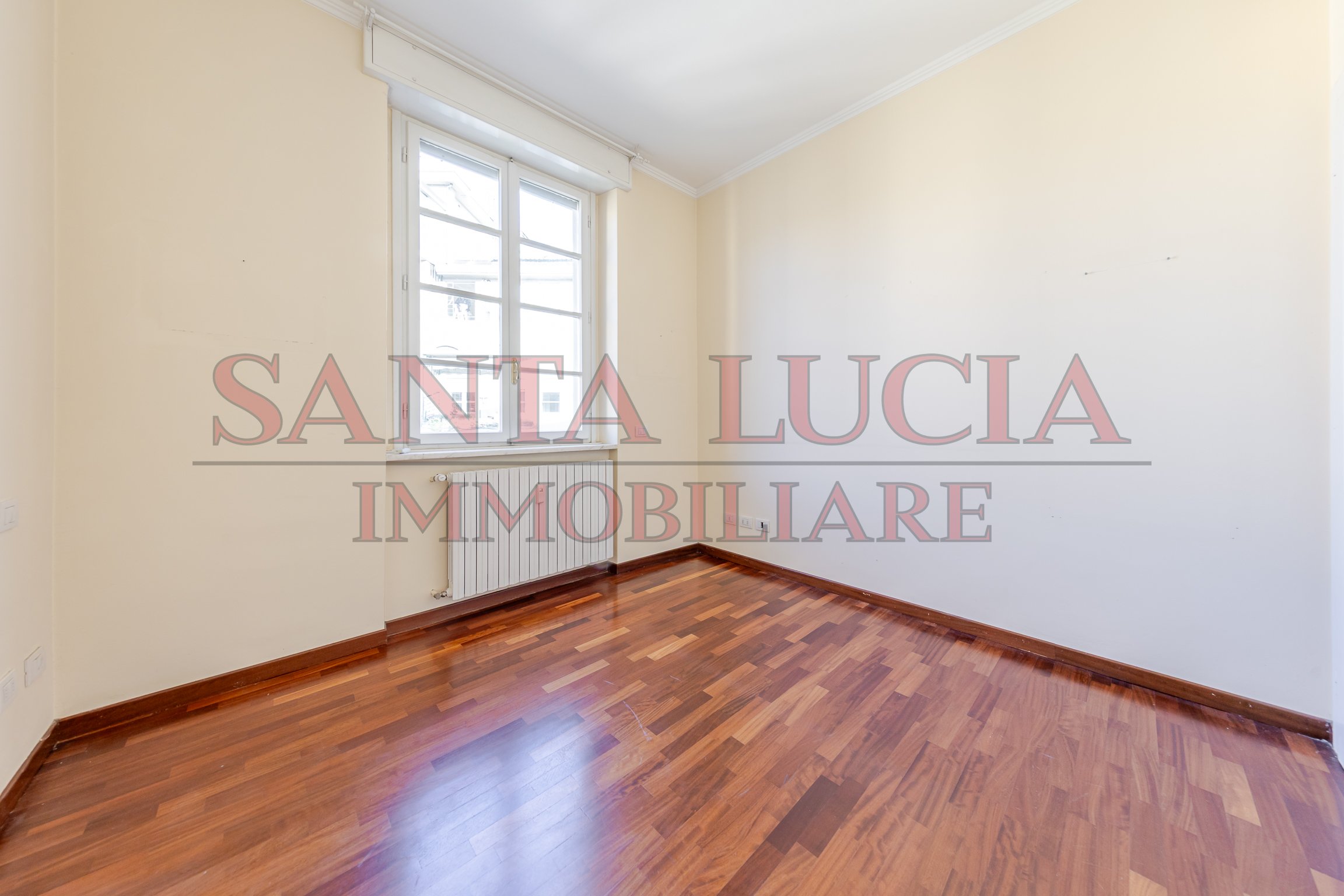 Elegante trilocale con balcone piano alto - Via Monte Cervino 5 - Santa Lucia Immobiliare