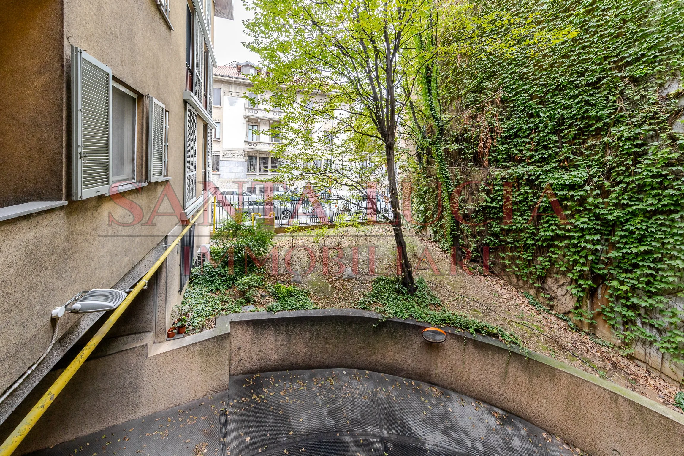 Elegante quadrilocale da ristrutturare in Via Alberto Mario 6 - In vendita - Santa Lucia Immobiliare
