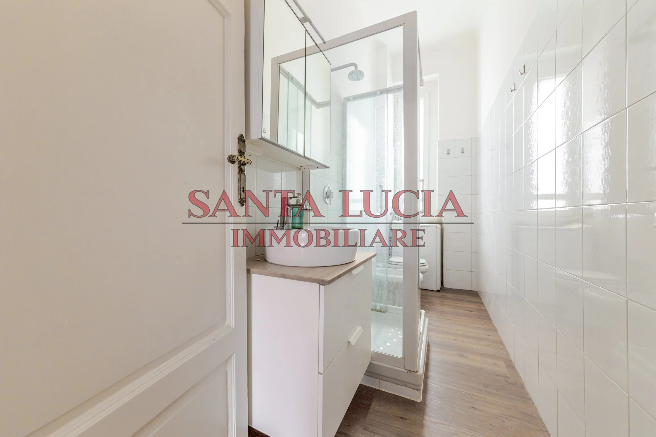 Elegante bilocale piano alto con balcone - Via Tiziano 13 Milano - Santa Lucia Immobiliare