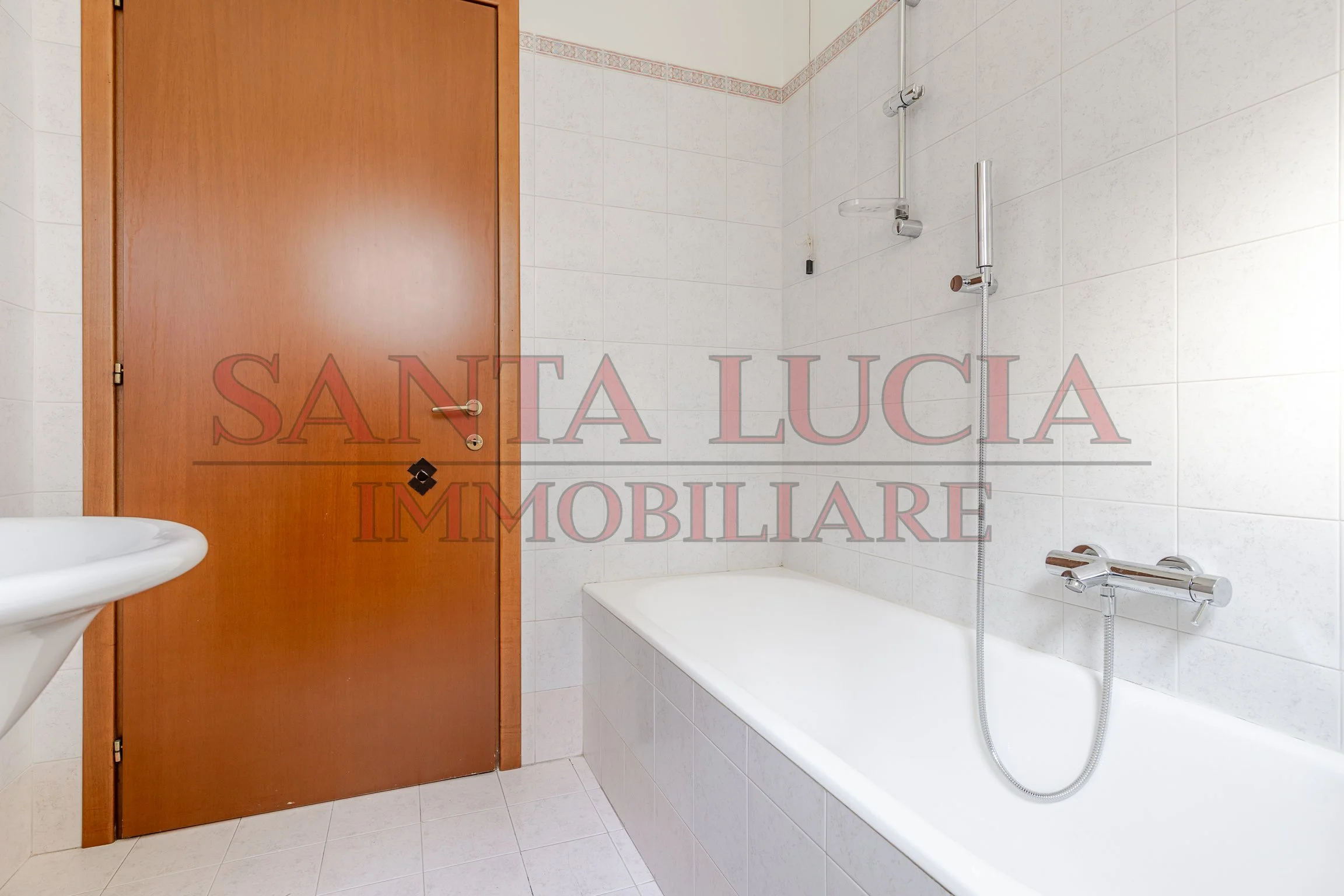 Bilocale ristrutturato con balcone - Via Enrico Mattei 3 - Segrate - Santa Lucia Immobiliare