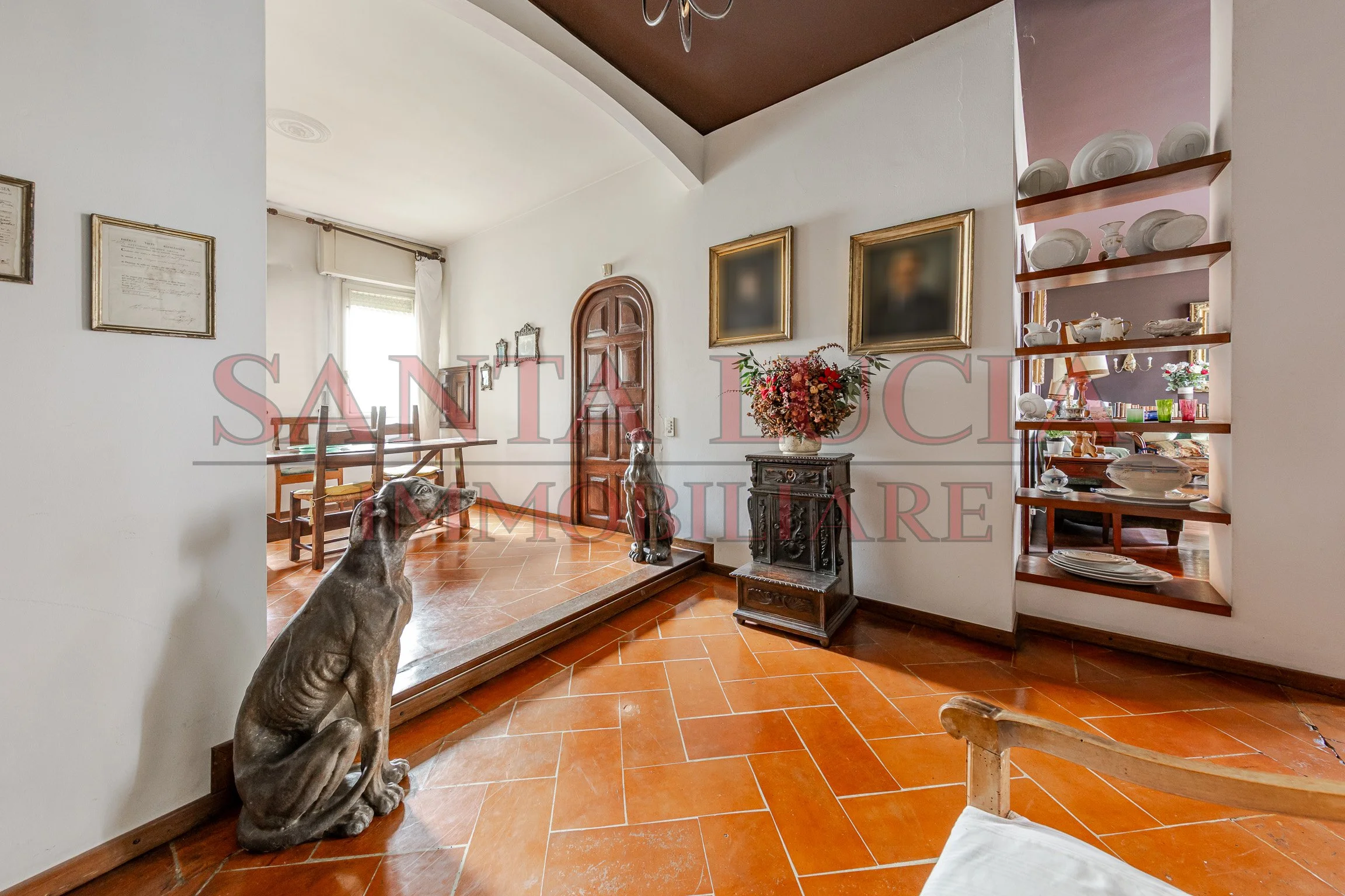 Elegante quadrilocale da ristrutturare in Via Alberto Mario 6 - In vendita - Santa Lucia Immobiliare