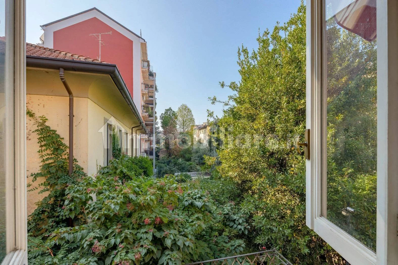 Prestigioso attico con terrazzo in villa storica - City Life - Via Mosè Bianchi