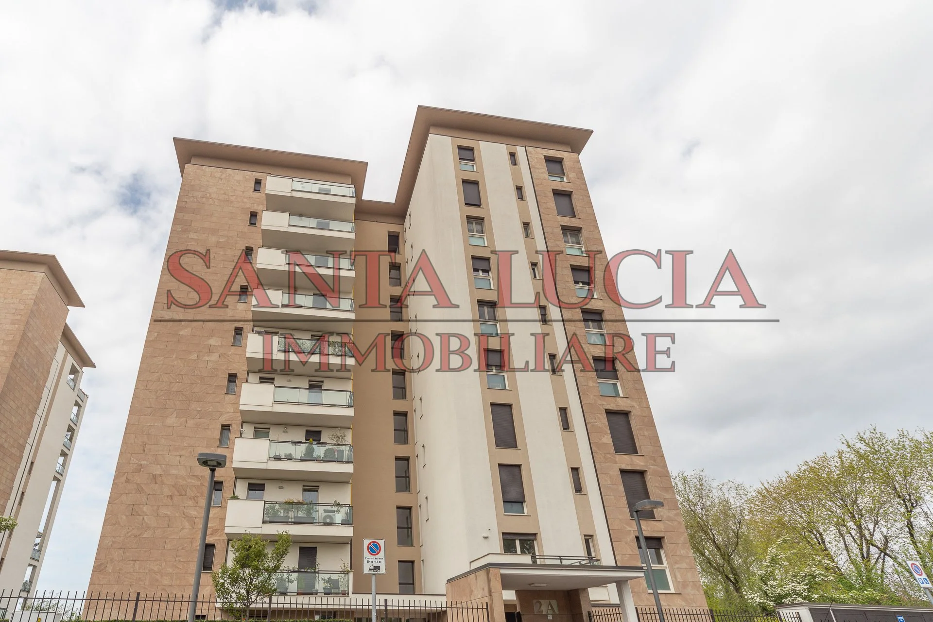 Trilocale panoramico con terrazza affacciata sul lago - Via Giotto 2a - Segrate - Santa Lucia Immobiliare