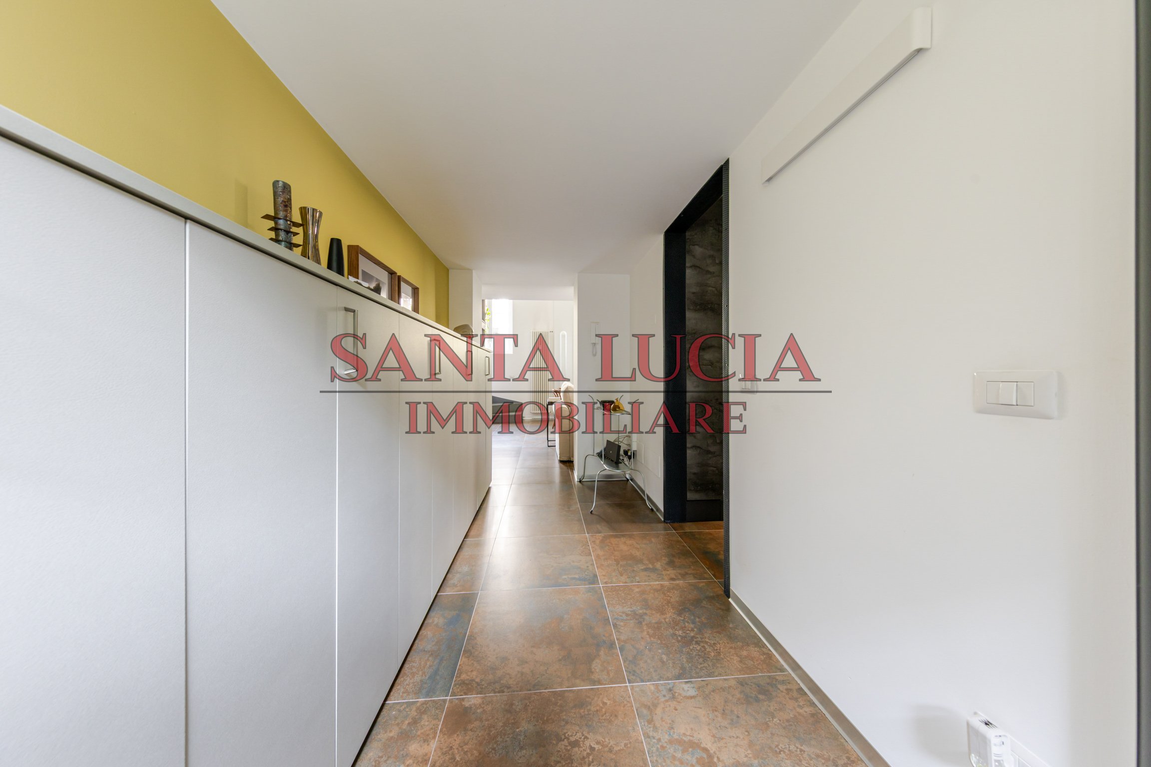 Via Achille Bizzoni 5 - Bilocale ristrutturato -  Santa Lucia Immobiliare