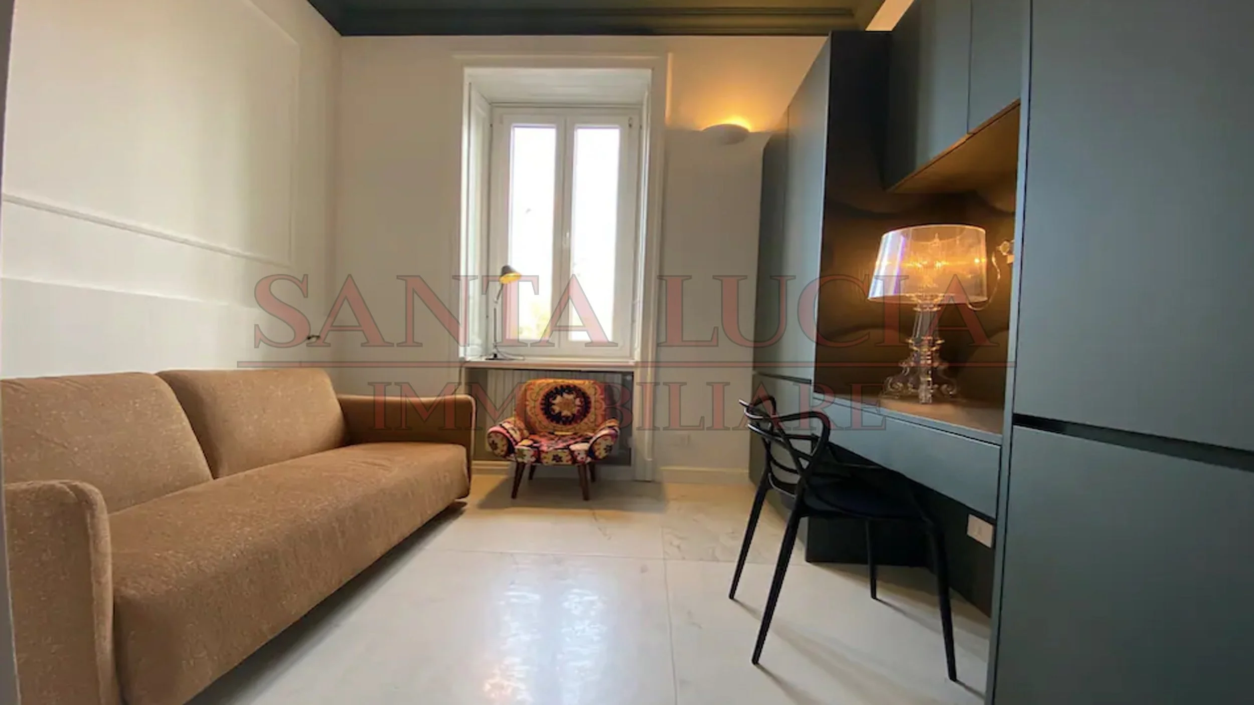 Elegante monolocale - Piazza Amendola 5 - Santa Lucia Immobiliare