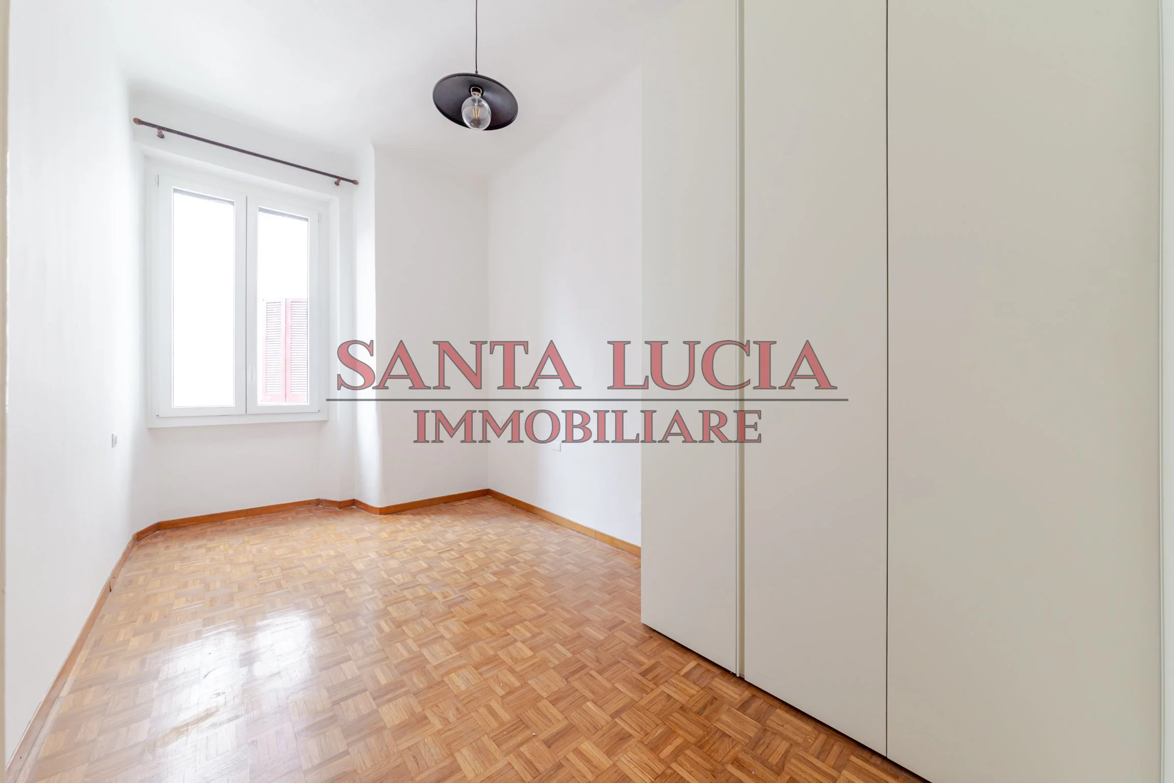 Elegante bilocale piano alto con balcone - Via Tiziano 13 Milano - Santa Lucia Immobiliare