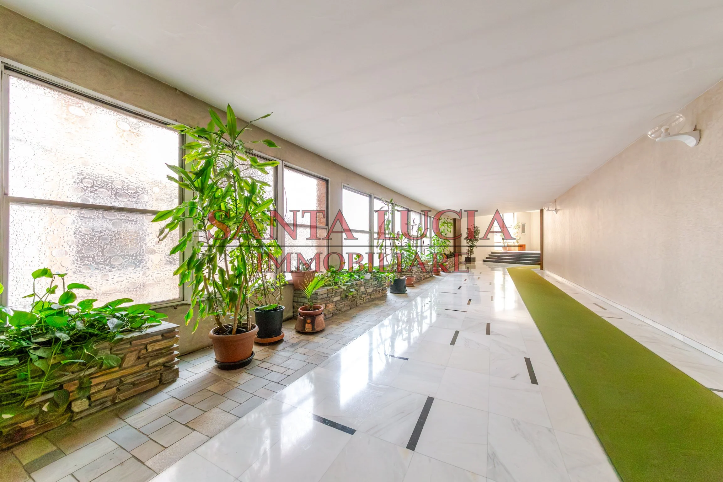 Ampio bilocale ristrutturato - Piazza Firenze 21 - Santa Lucia Immobiliare