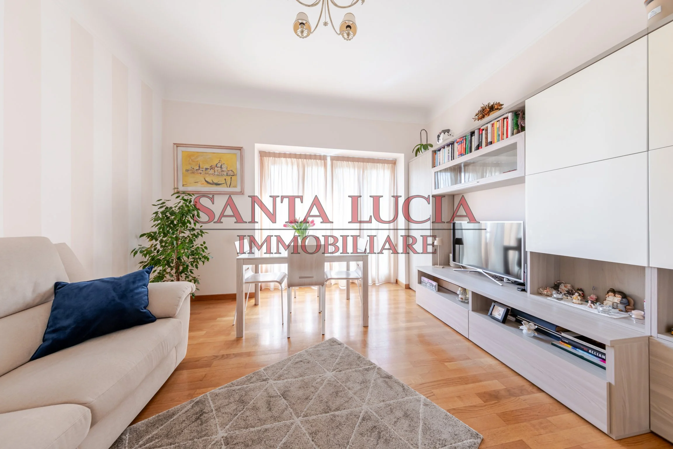 AMPIO ED ELEGANTE BILOCALE - VIA ROSMINI 1/A - SANTA LUCIA IMMOBILIARE