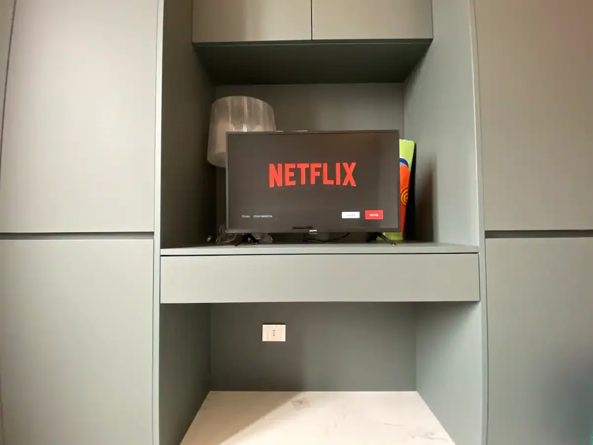 Elegante monolocale - Piazza Amendola 5 - Santa Lucia Immobiliare