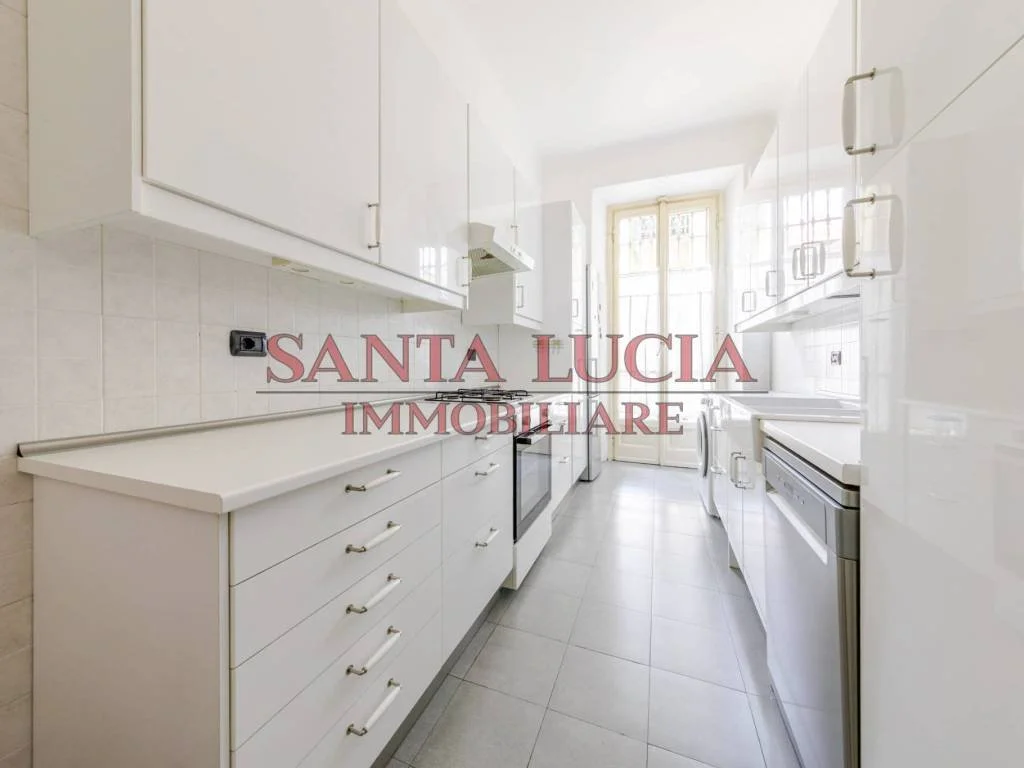 Elegante quadrilocale in stabile signorile - Via Carlo Ravizza 14 - Santa Lucia Immobiliare