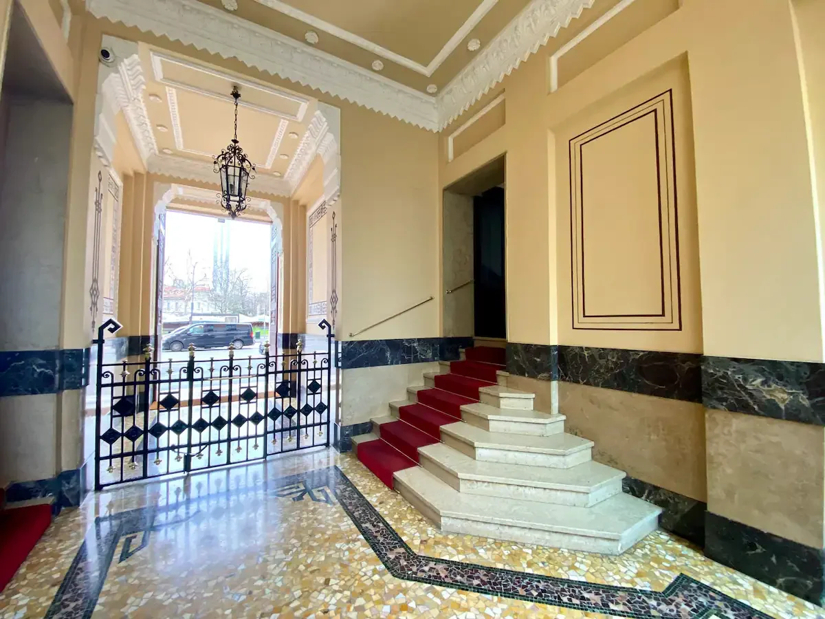 Elegante monolocale - Piazza Amendola 5 - Santa Lucia Immobiliare