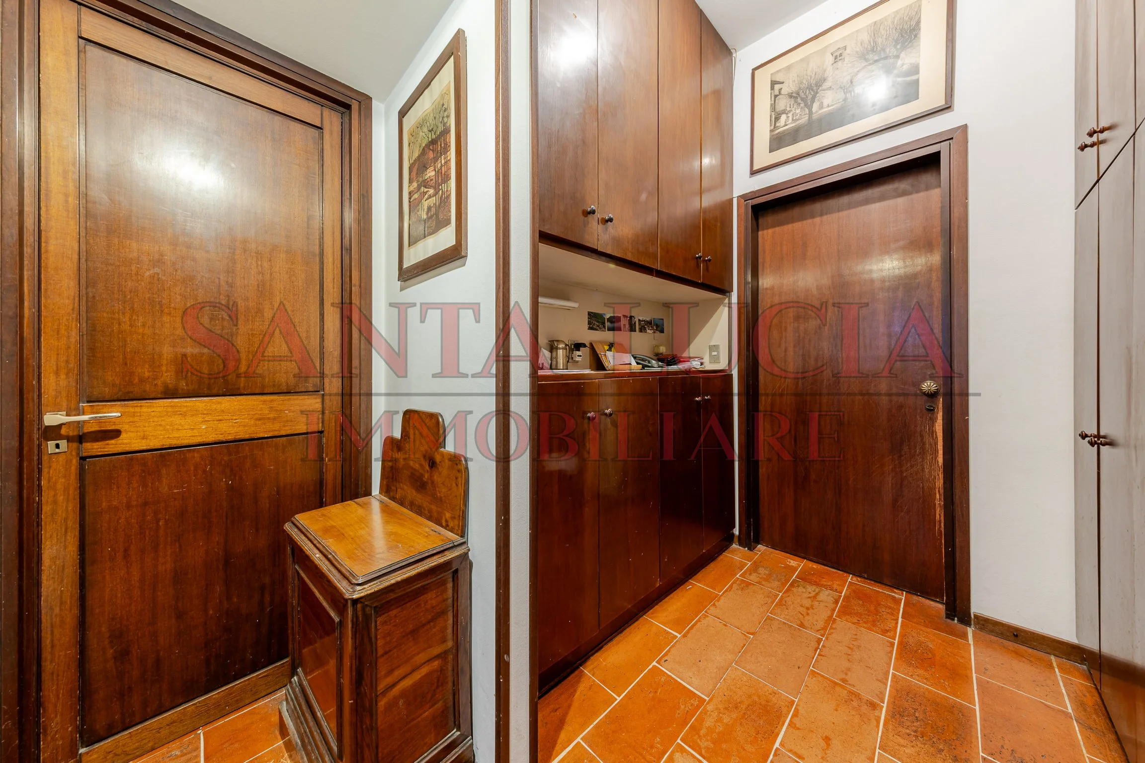 Elegante quadrilocale da ristrutturare in Via Alberto Mario 6 - In vendita - Santa Lucia Immobiliare