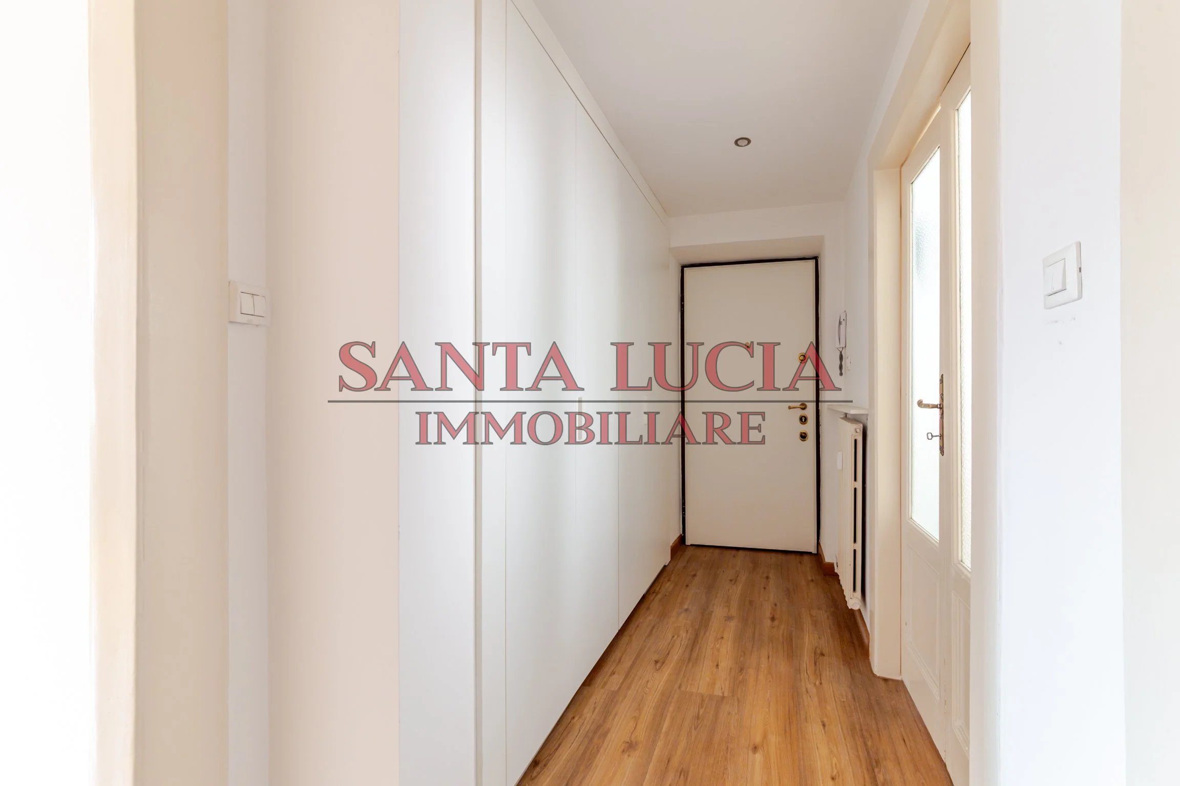 Elegante bilocale piano alto con balcone - Via Tiziano 13 Milano - Santa Lucia Immobiliare