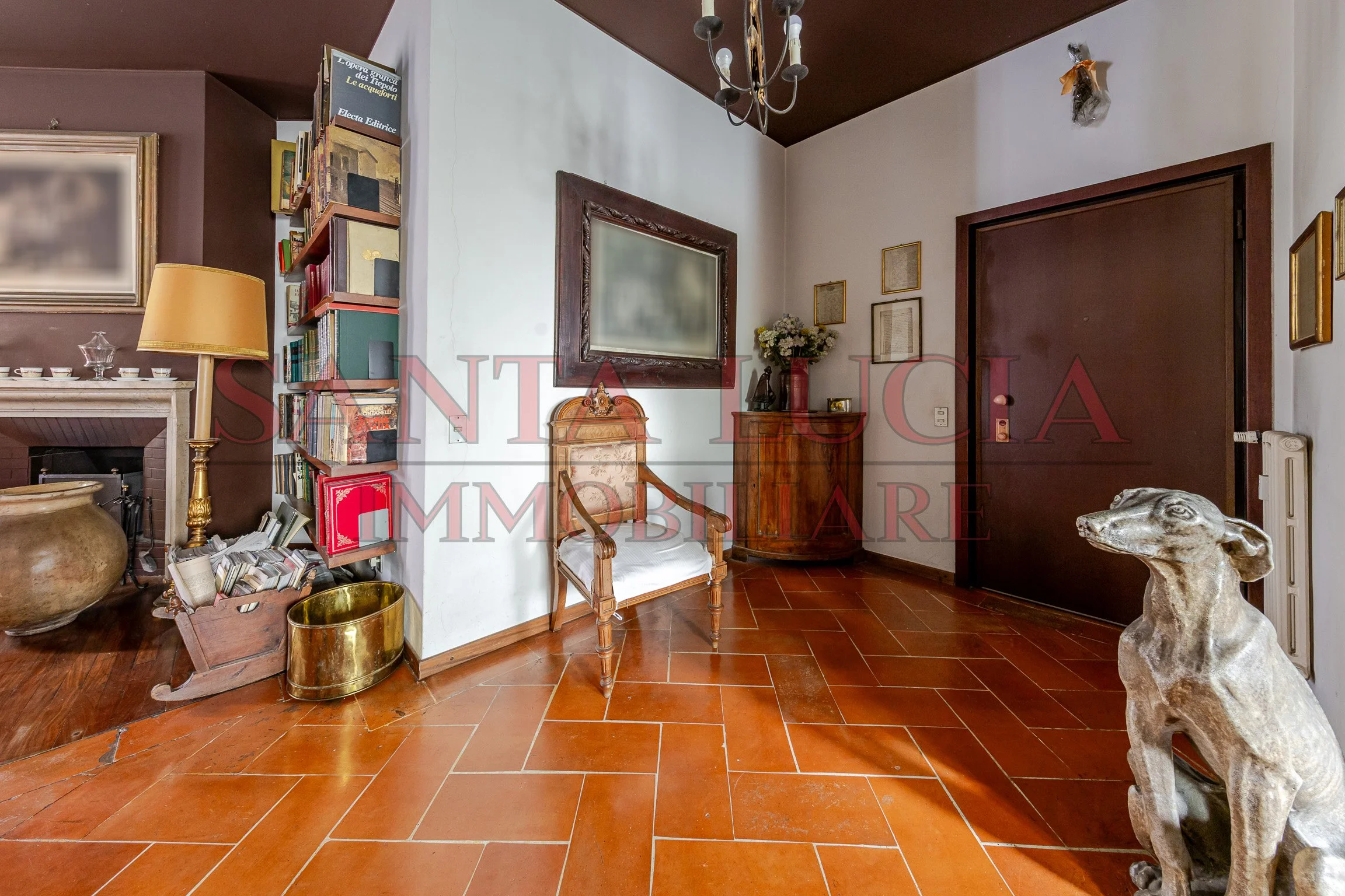 Elegante quadrilocale da ristrutturare in Via Alberto Mario 6 - In vendita - Santa Lucia Immobiliare