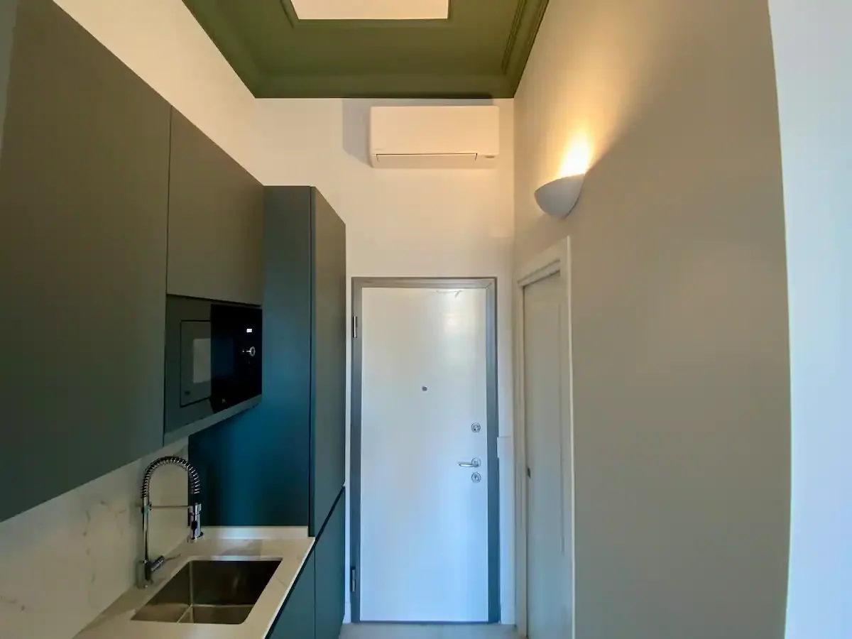 Elegante monolocale - Piazza Amendola 5 - Santa Lucia Immobiliare