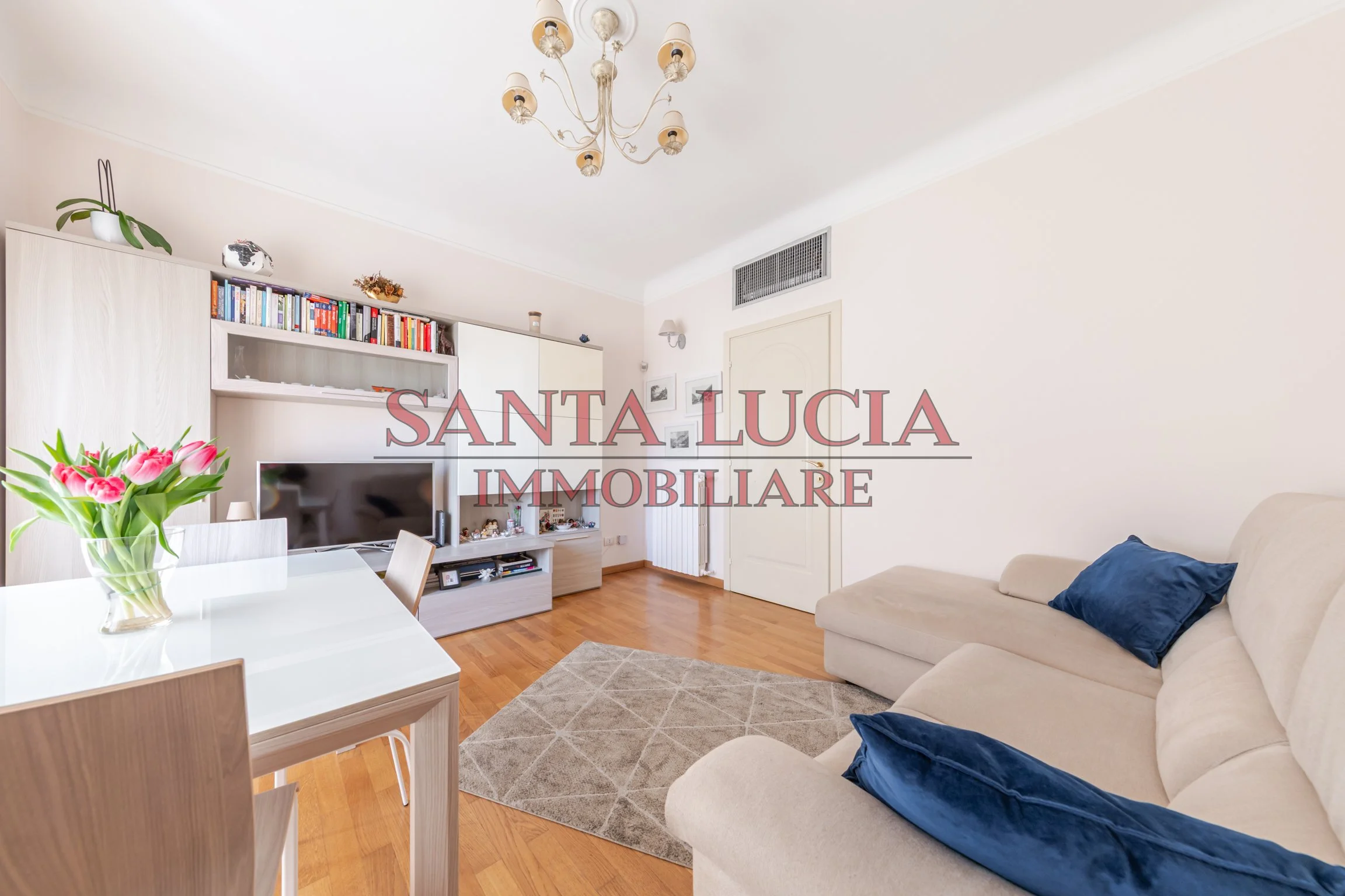 AMPIO ED ELEGANTE BILOCALE - VIA ROSMINI 1/A - SANTA LUCIA IMMOBILIARE