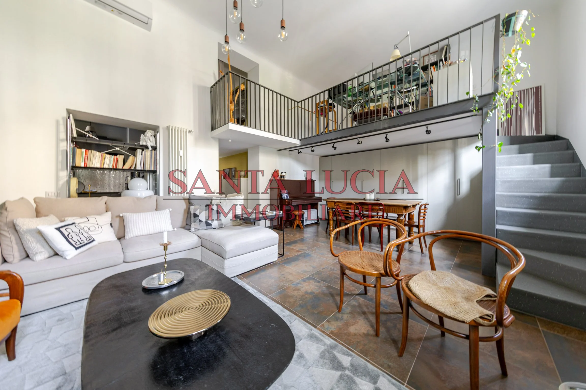 Via Achille Bizzoni 5 - Bilocale ristrutturato -  Santa Lucia Immobiliare