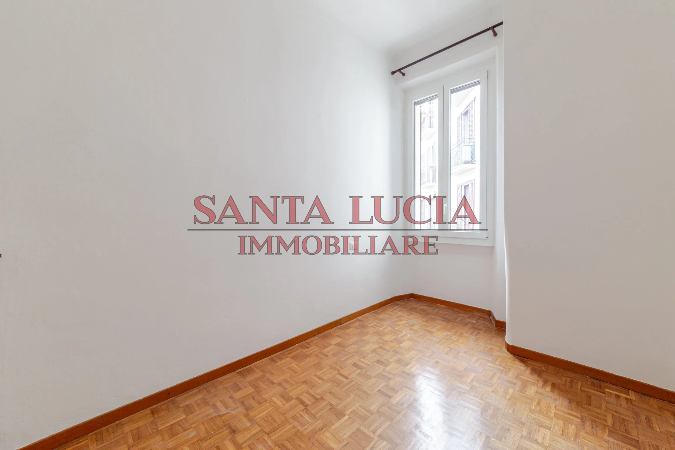 Elegante bilocale piano alto con balcone - Via Tiziano 13 Milano - Santa Lucia Immobiliare