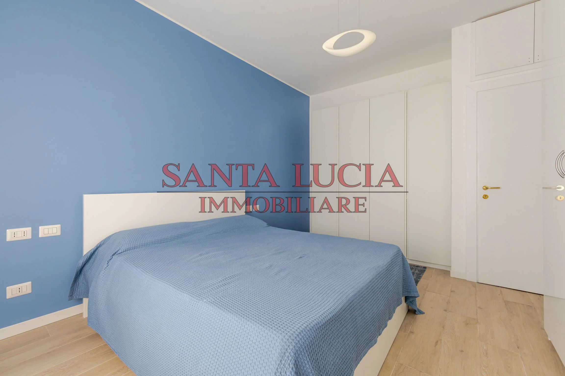 Elegante bilocale piano alto con balcone   - Via Alberto Mario 8 - Santa Lucia Immobiliare